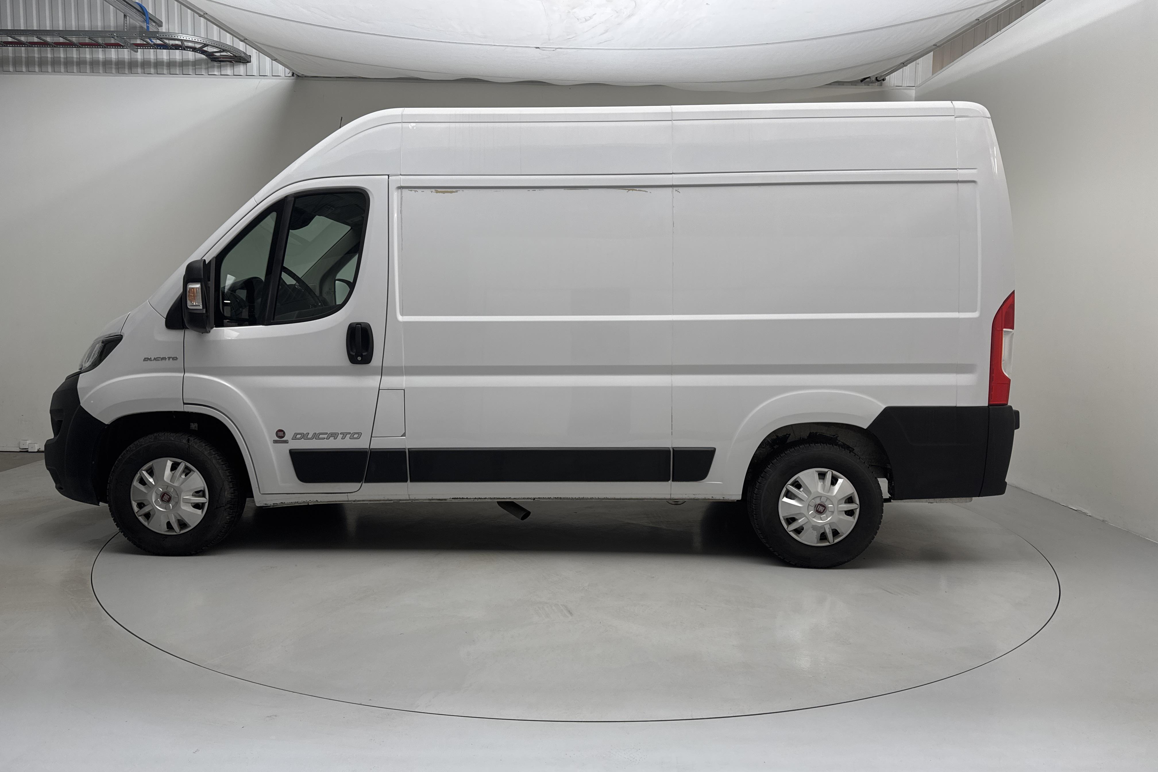 Fiat Ducato 35 2.3 Multijet Skåp (150hk) - 60 060 km - Manuaalinen - valkoinen - 2020