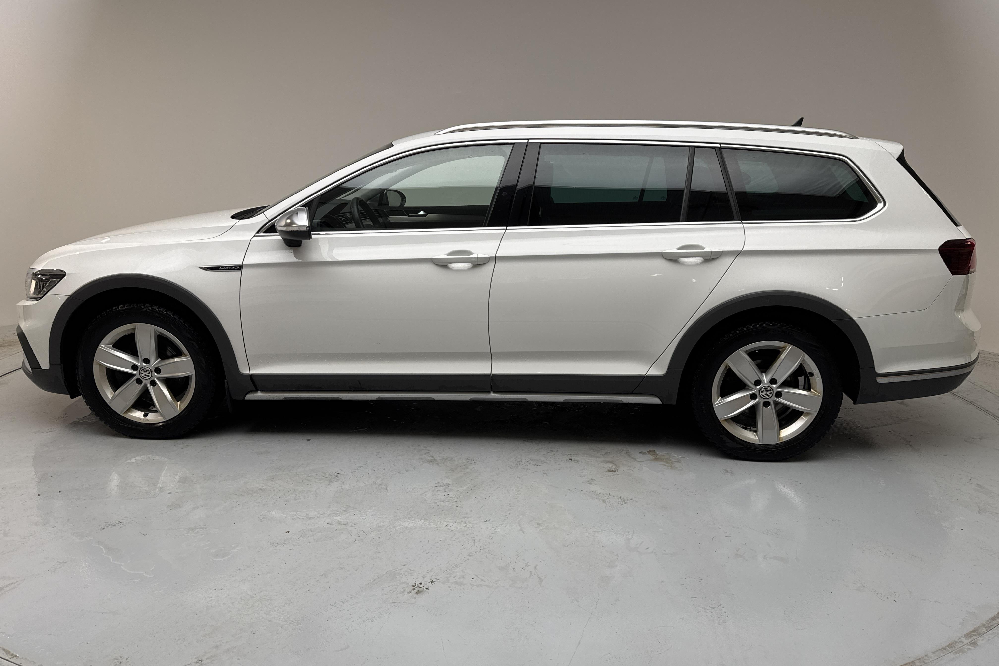 VW Passat Alltrack 2.0 TDI 4Motion (200hk) - 134 690 km - Automatic - white - 2021