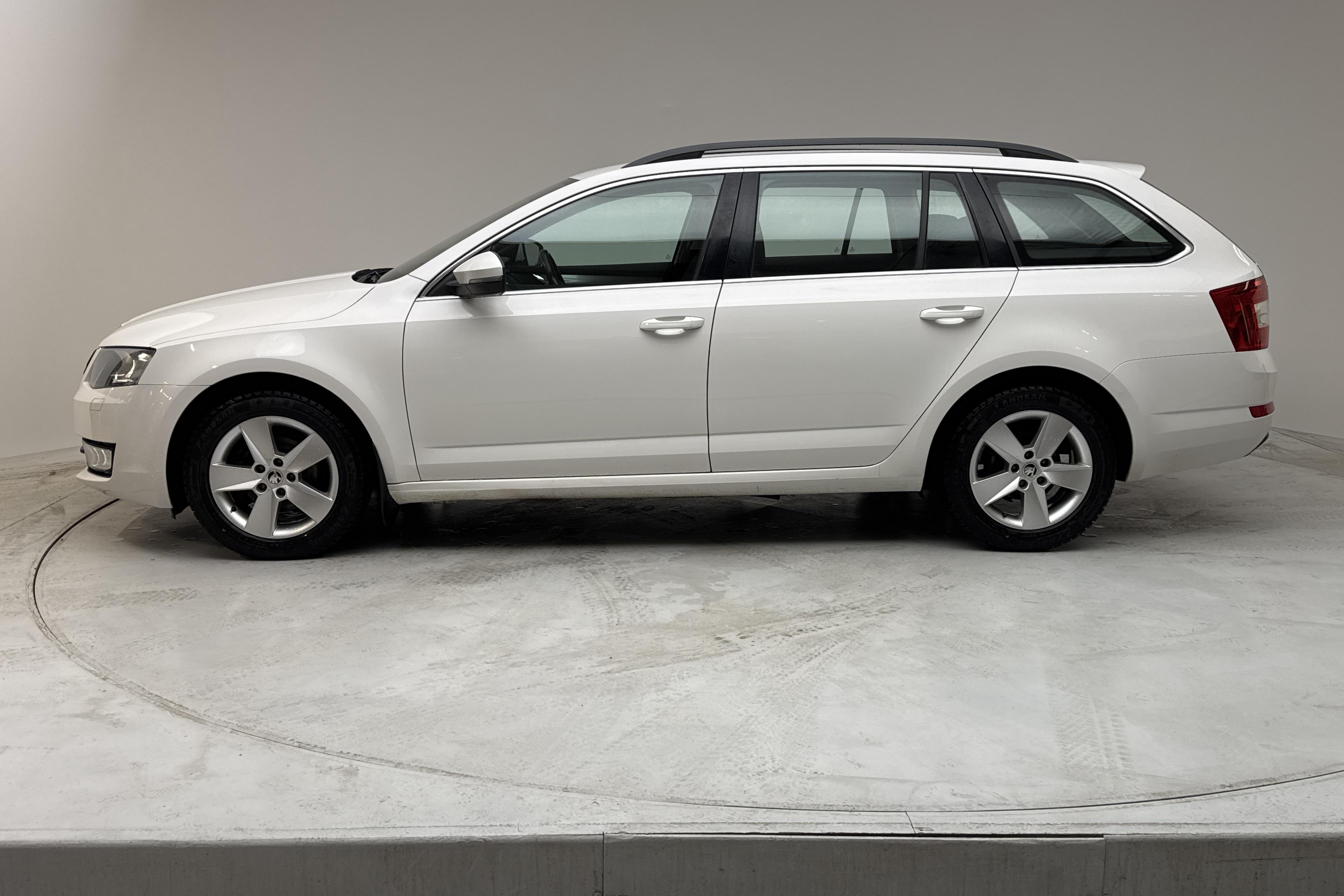 Skoda Octavia III 1.2 TSI Combi (105hk) - 128 050 km - Manualna - biały - 2015