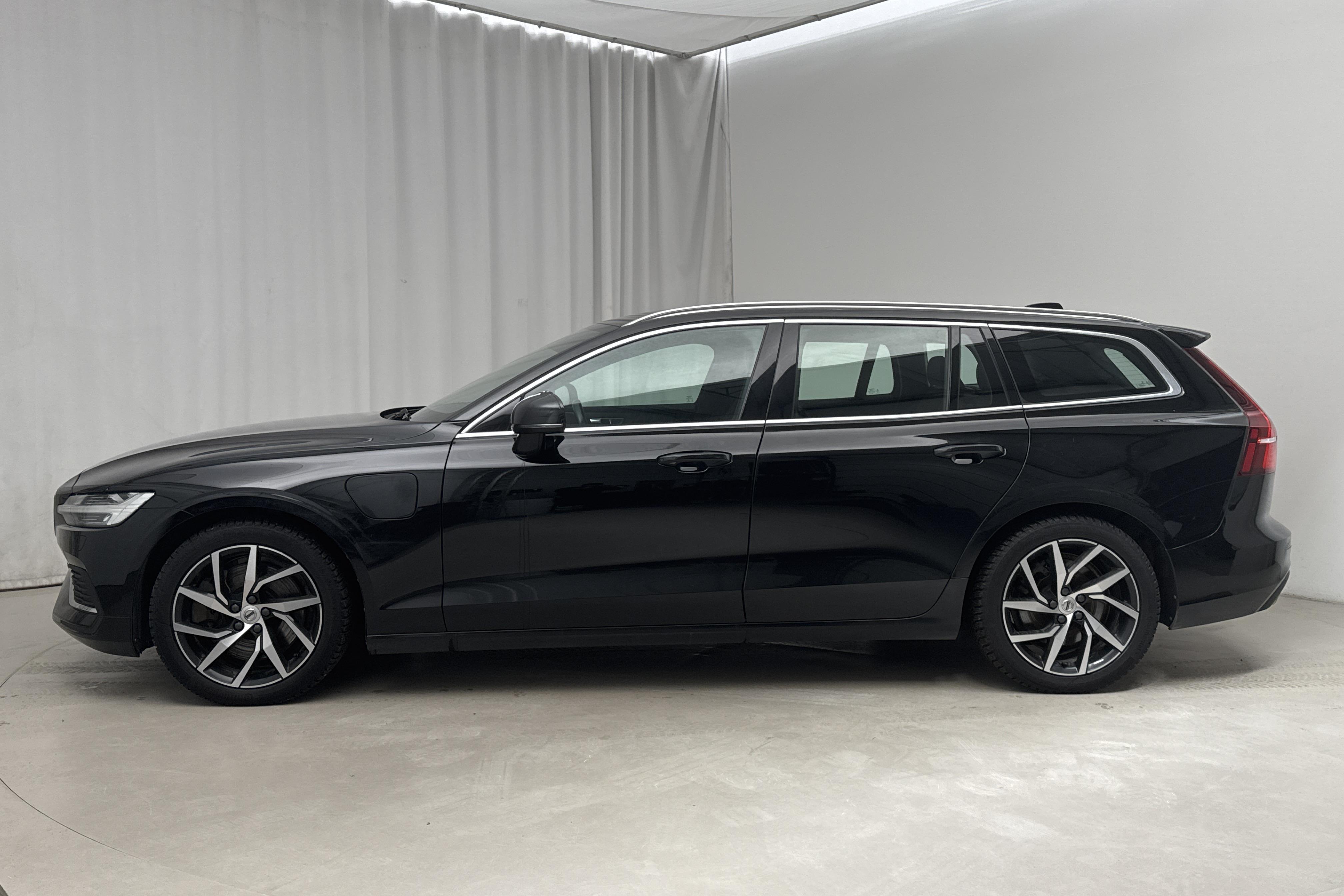 Volvo V60 T6 AWD Twin Engine (340hk) - 203 000 km - Automatyczna - czarny - 2021