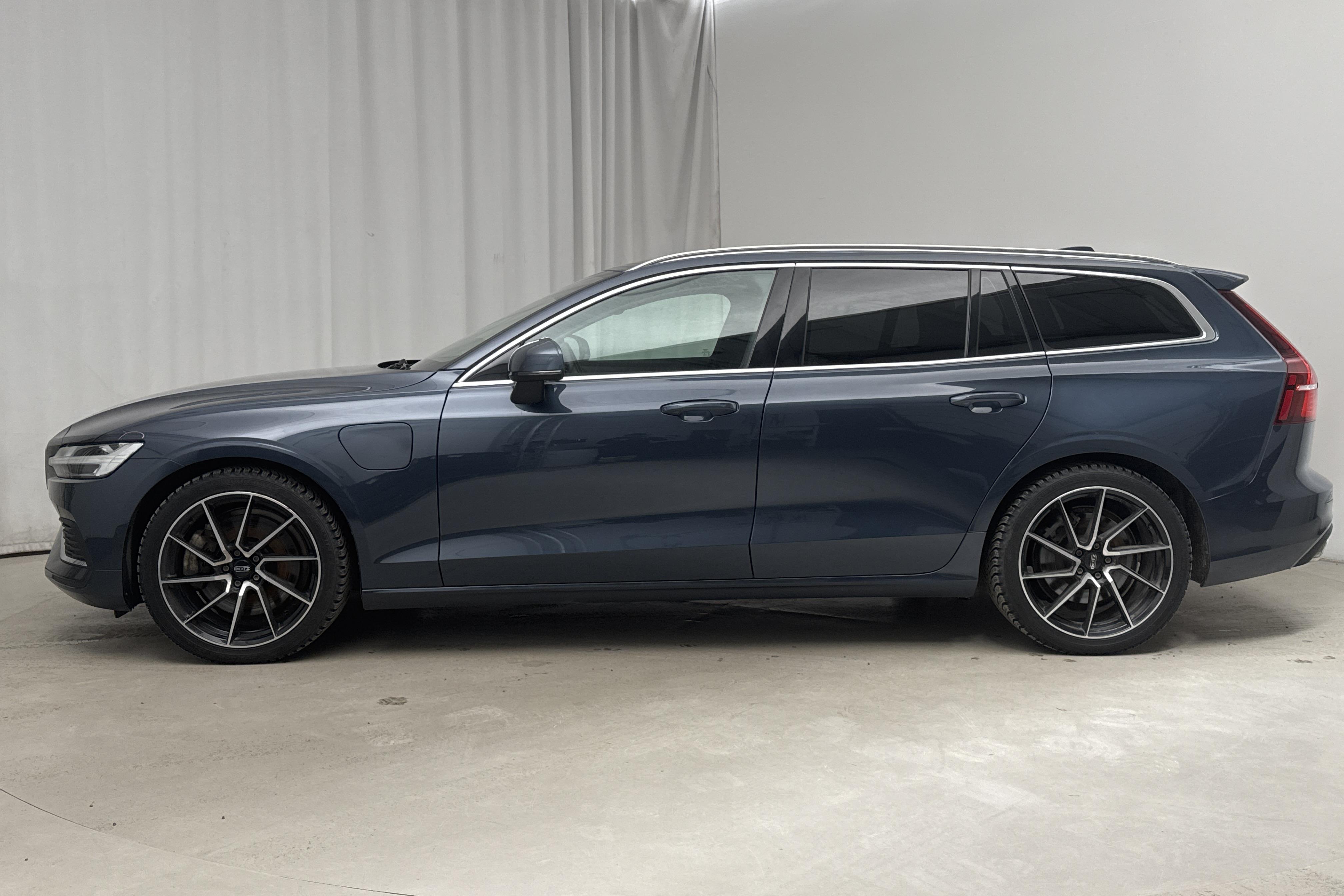 Volvo V60 T6 AWD Twin Engine (340hk) - 97 590 km - Automatic - Dark Blue - 2022