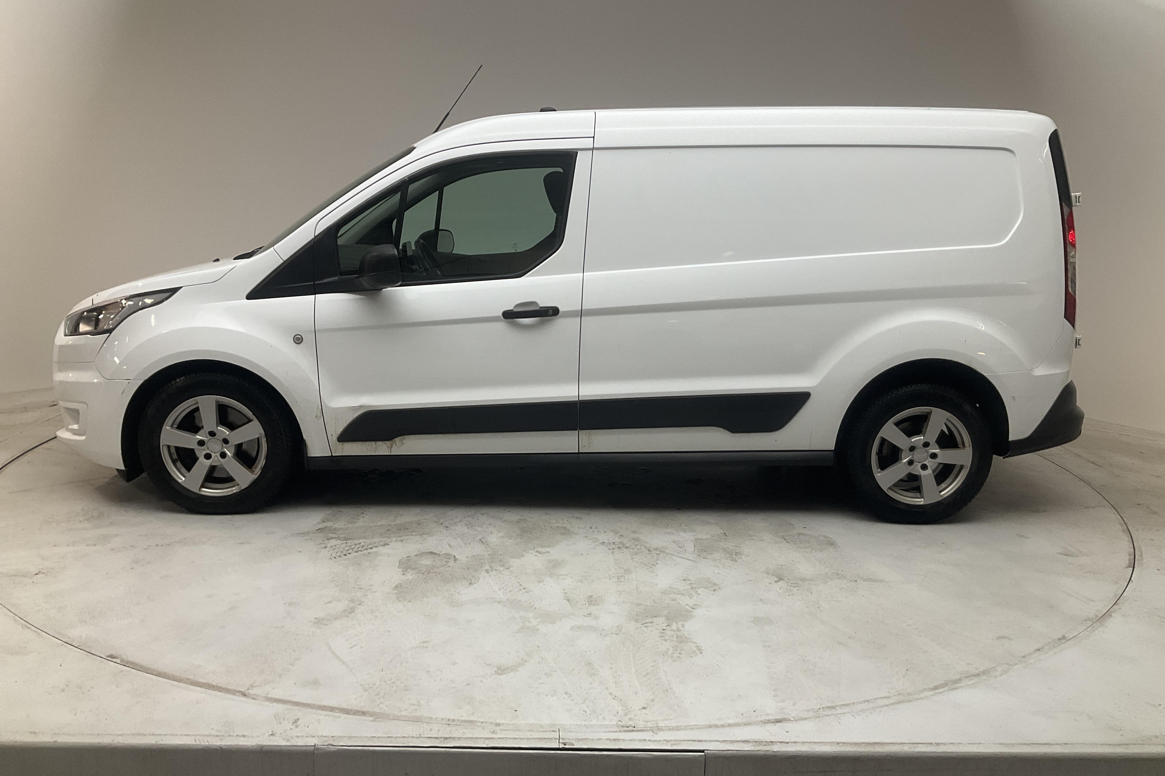 Ford Transit Connect 1.5 TDCi (120hk) - 5 586 mil - Automat - vit - 2019