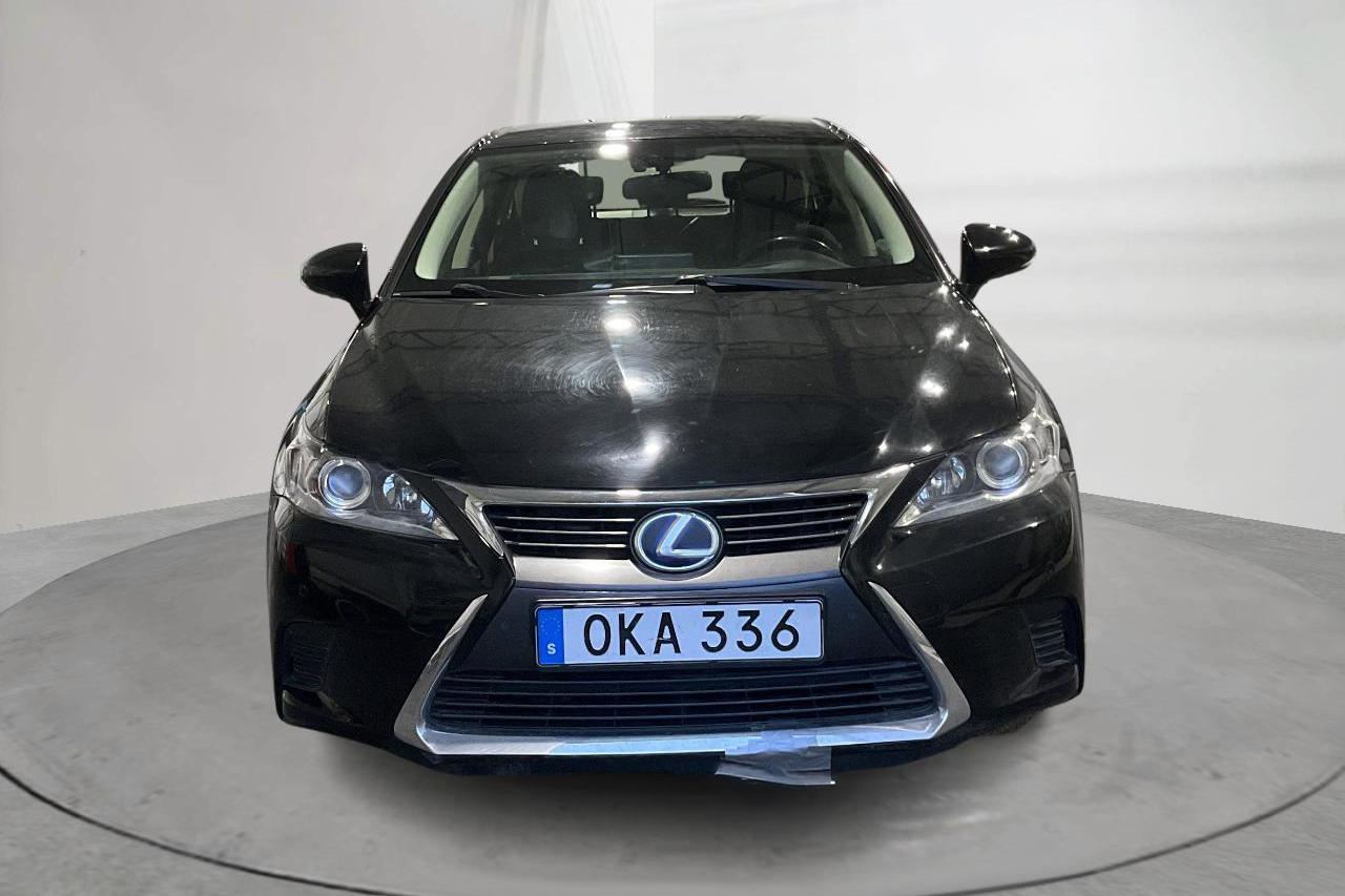 Lexus CT 200h (99hk) - 10 011 mil - Automat - svart - 2016