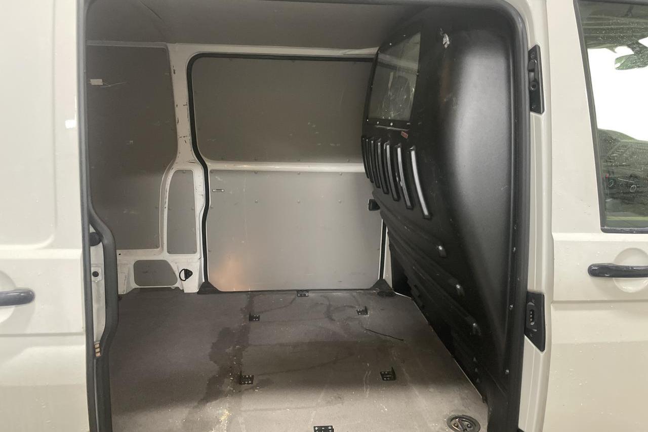 VW Transporter T6 2.0 TDI BMT Skåp 4MOTION (150hk) - 133 600 km - Käsitsi - valge - 2019