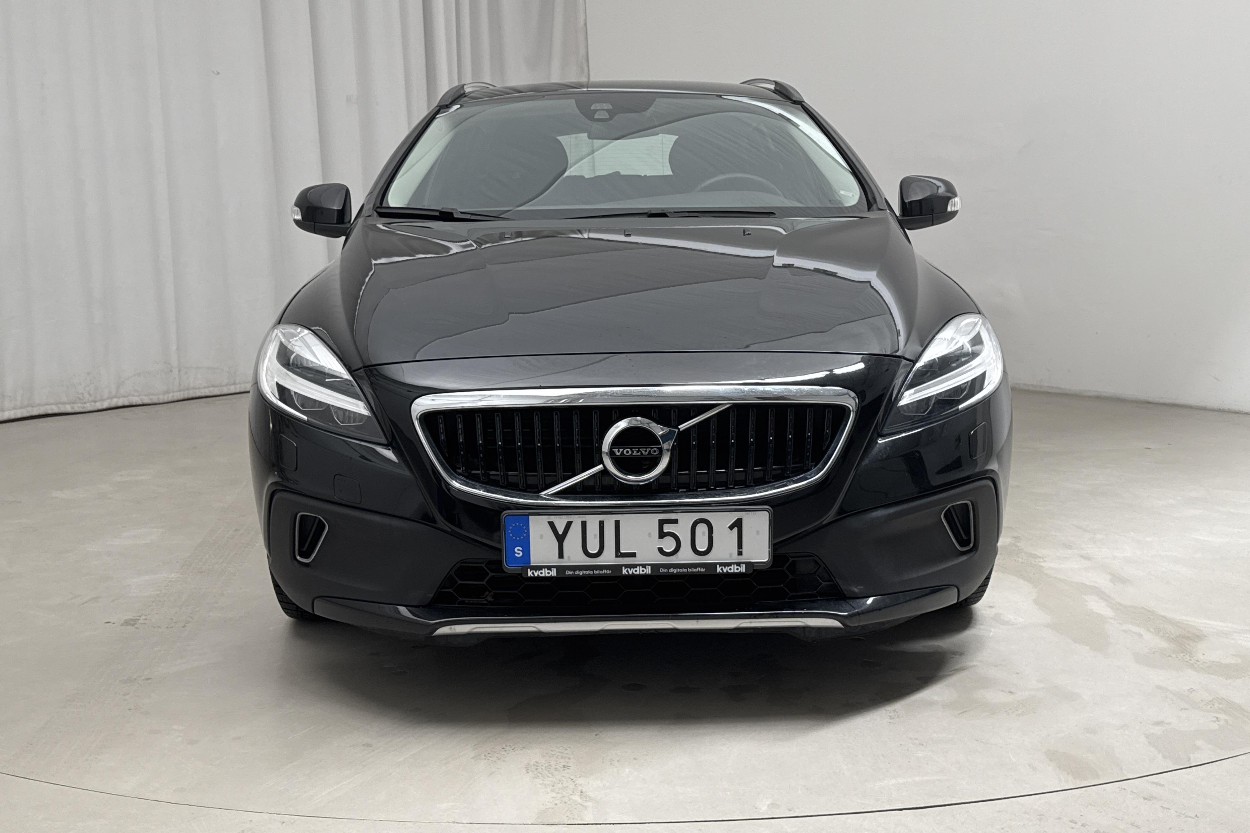 Volvo V40 Cross Country D3 (150hk) - 4 503 mil - Automat - svart - 2019