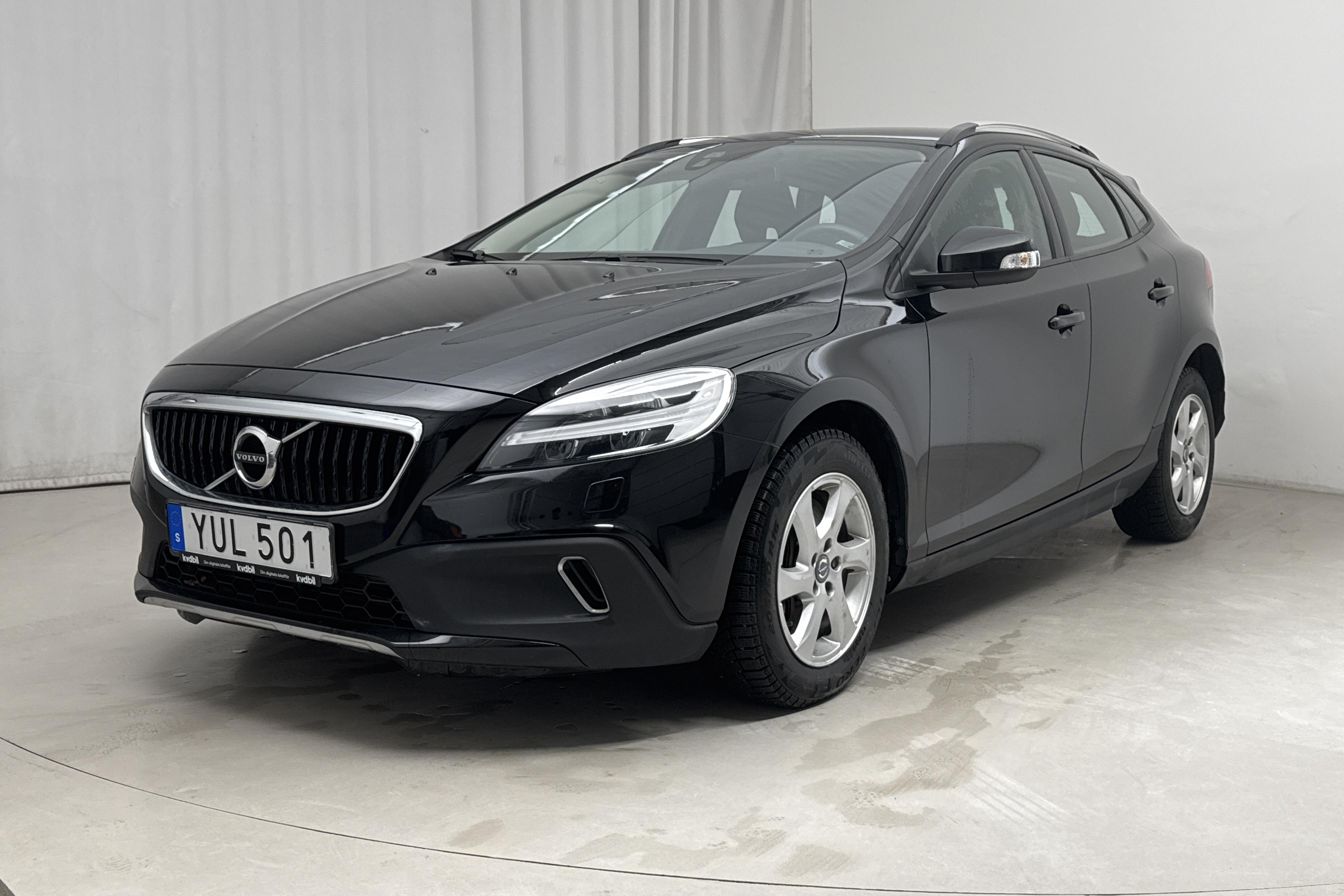 Volvo V40 Cross Country D3 (150hk) - 4 503 mil - Automat - svart - 2019