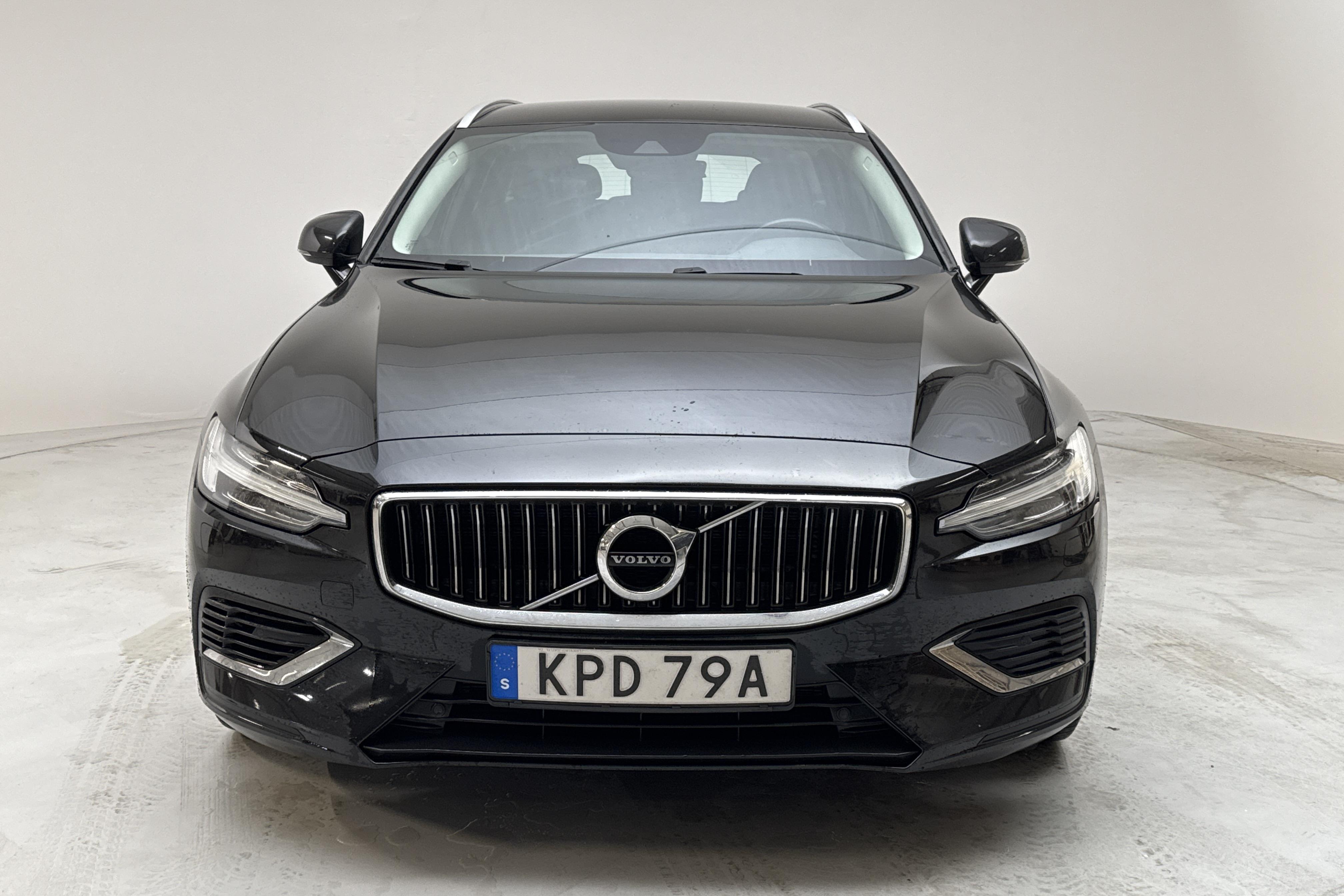 Volvo V60 T6 AWD Recharge (340hk) - 8 328 mil - Automat - svart - 2021