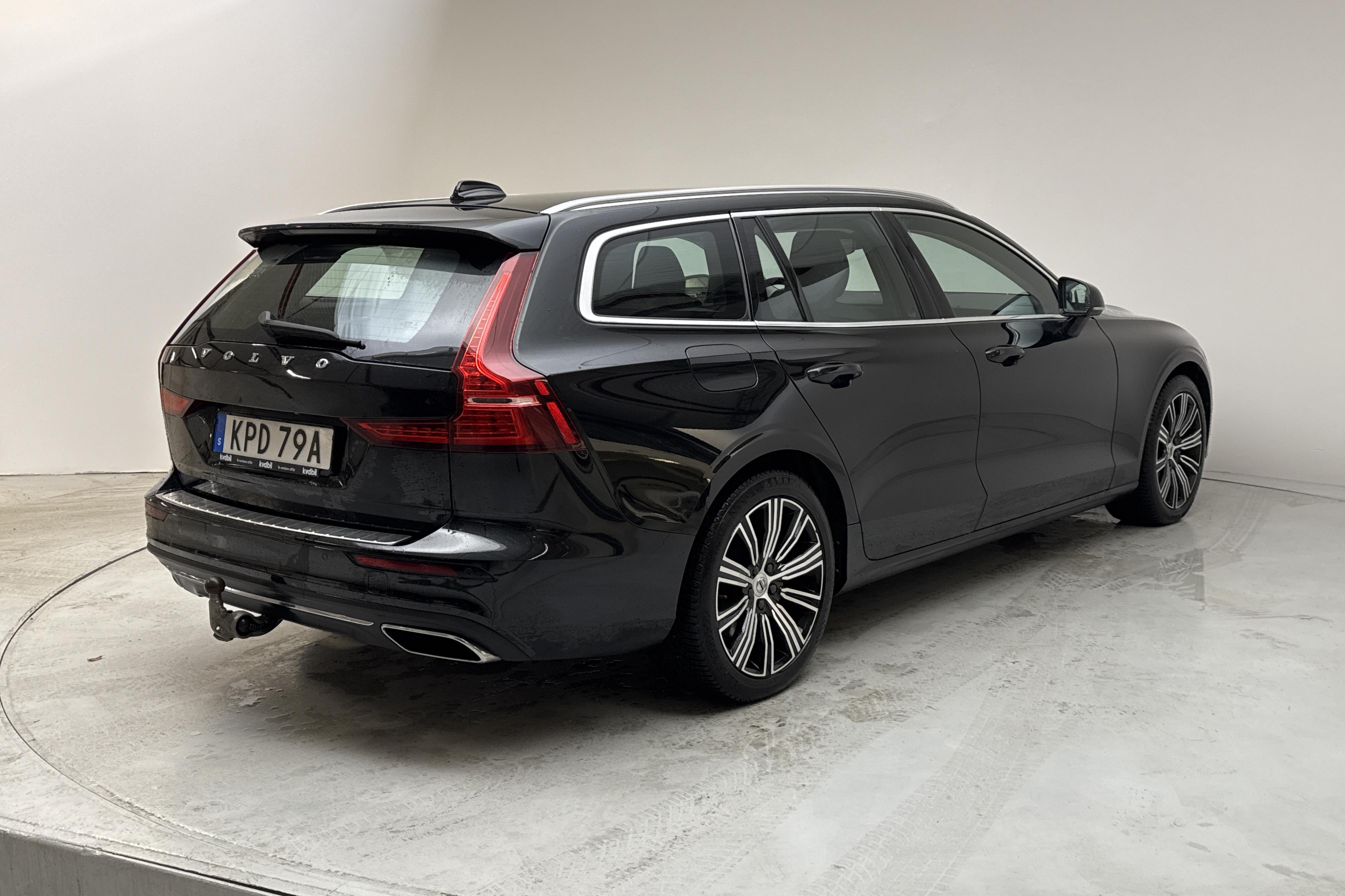 Volvo V60 T6 AWD Recharge (340hk) - 8 328 mil - Automat - svart - 2021