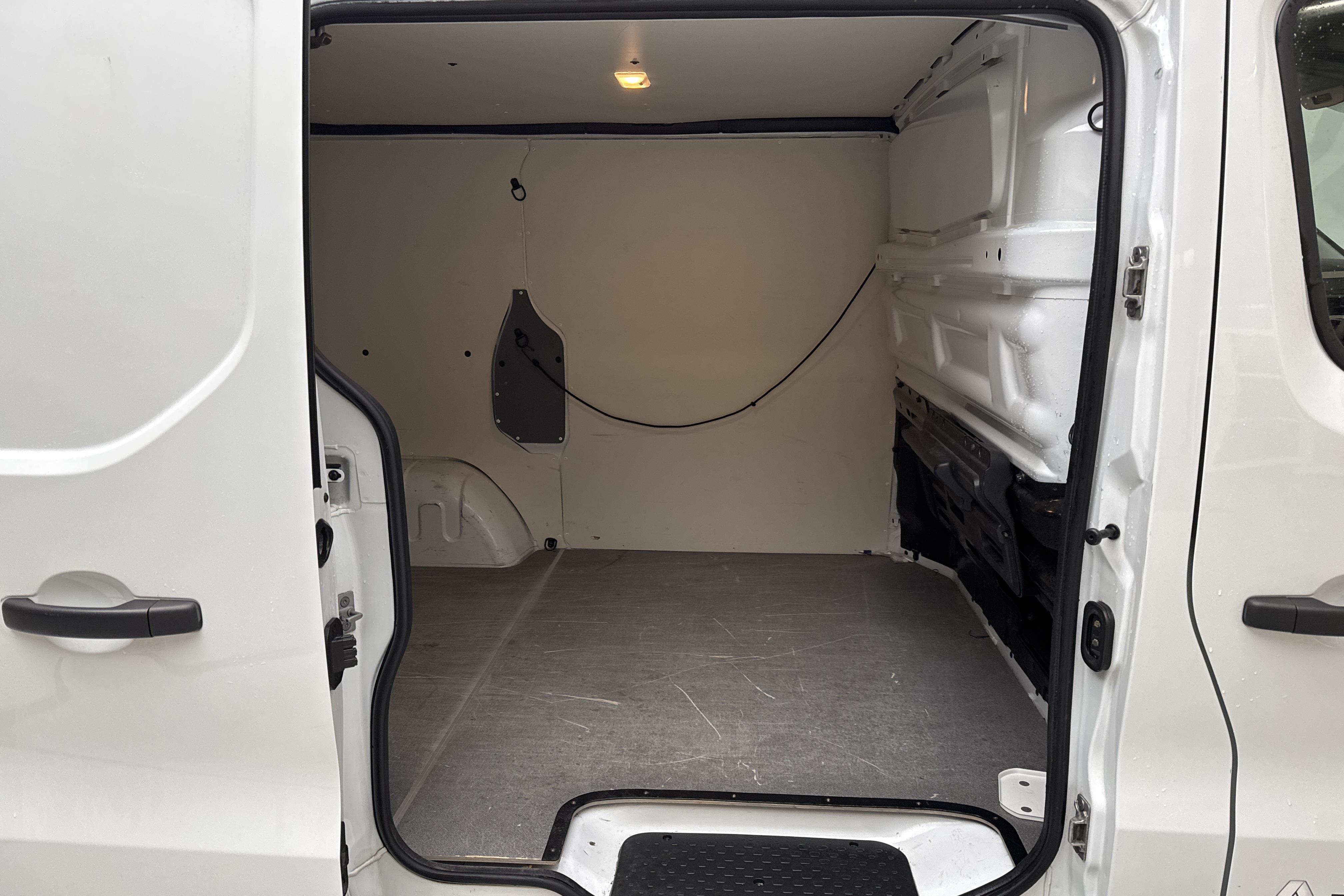 Renault Trafic 1.6 dCi Skåp (125hk) - 55 570 km - Manualna - biały - 2016