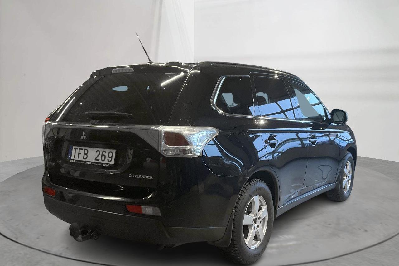 Mitsubishi Outlander 2.2 Di-D 4WD (150hk) - 268 730 km - Automatyczna - czarny - 2013