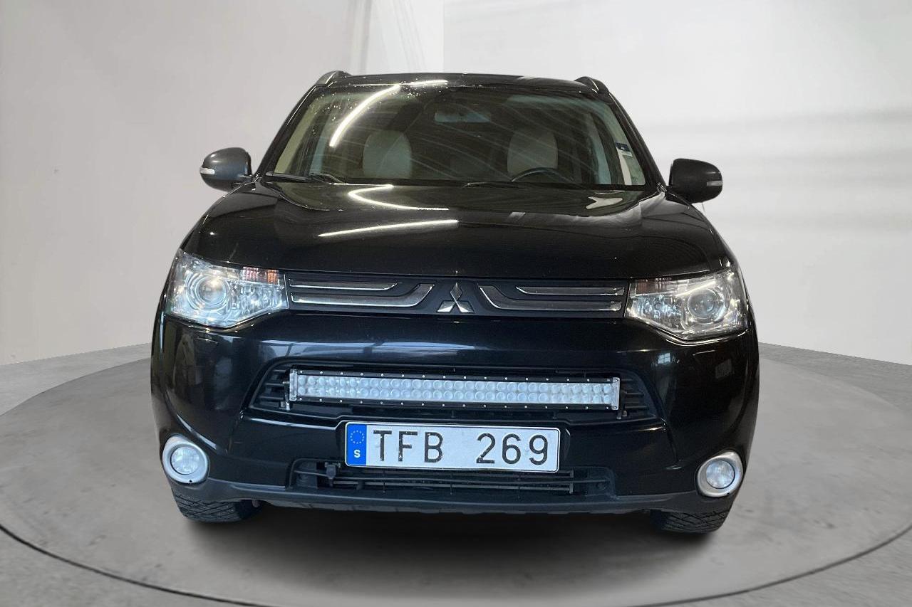 Mitsubishi Outlander 2.2 Di-D 4WD (150hk) - 268 730 km - Automatyczna - czarny - 2013