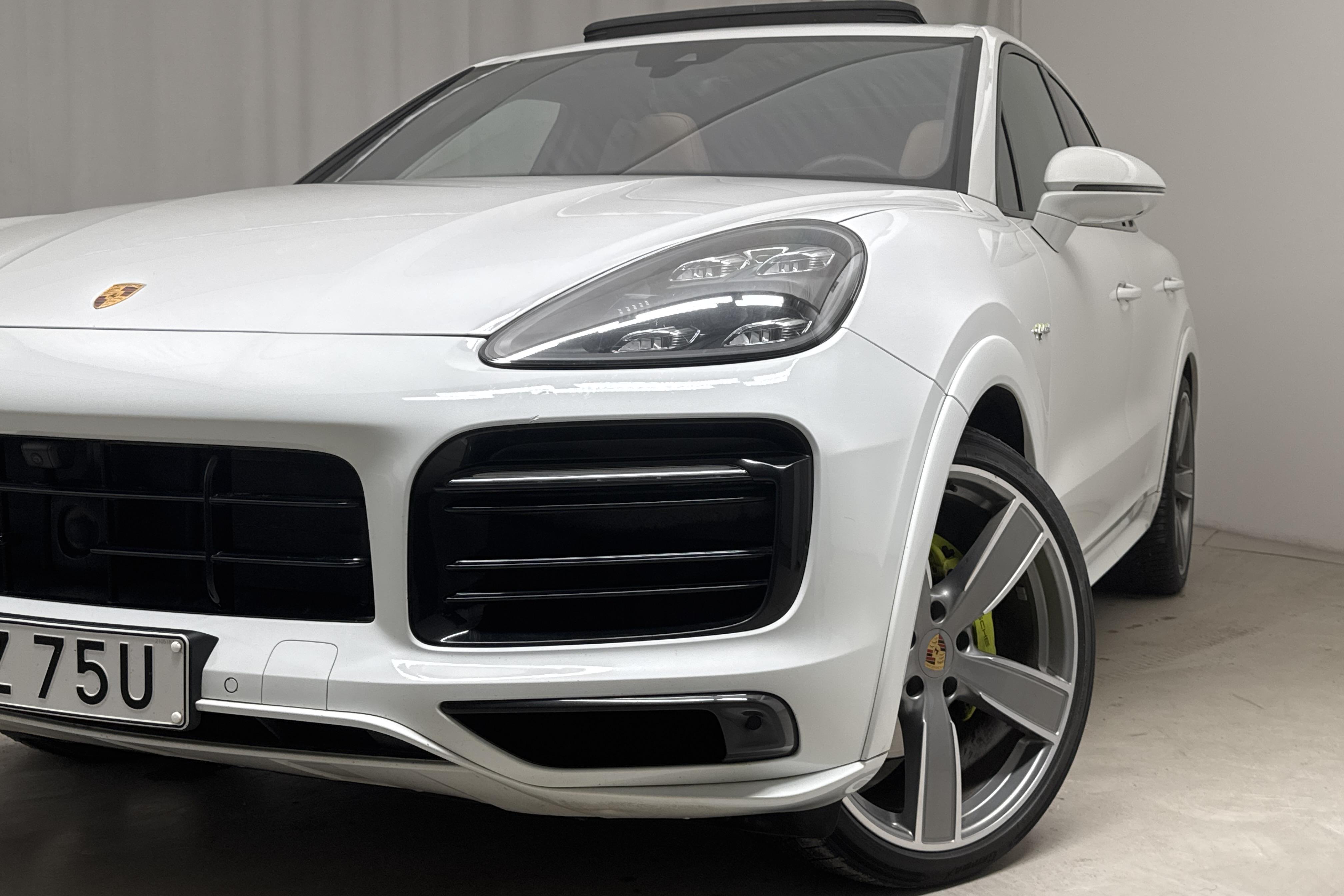 Porsche Cayenne E-hybrid (462hk) - 117 400 km - Automatyczna - biały - 2021