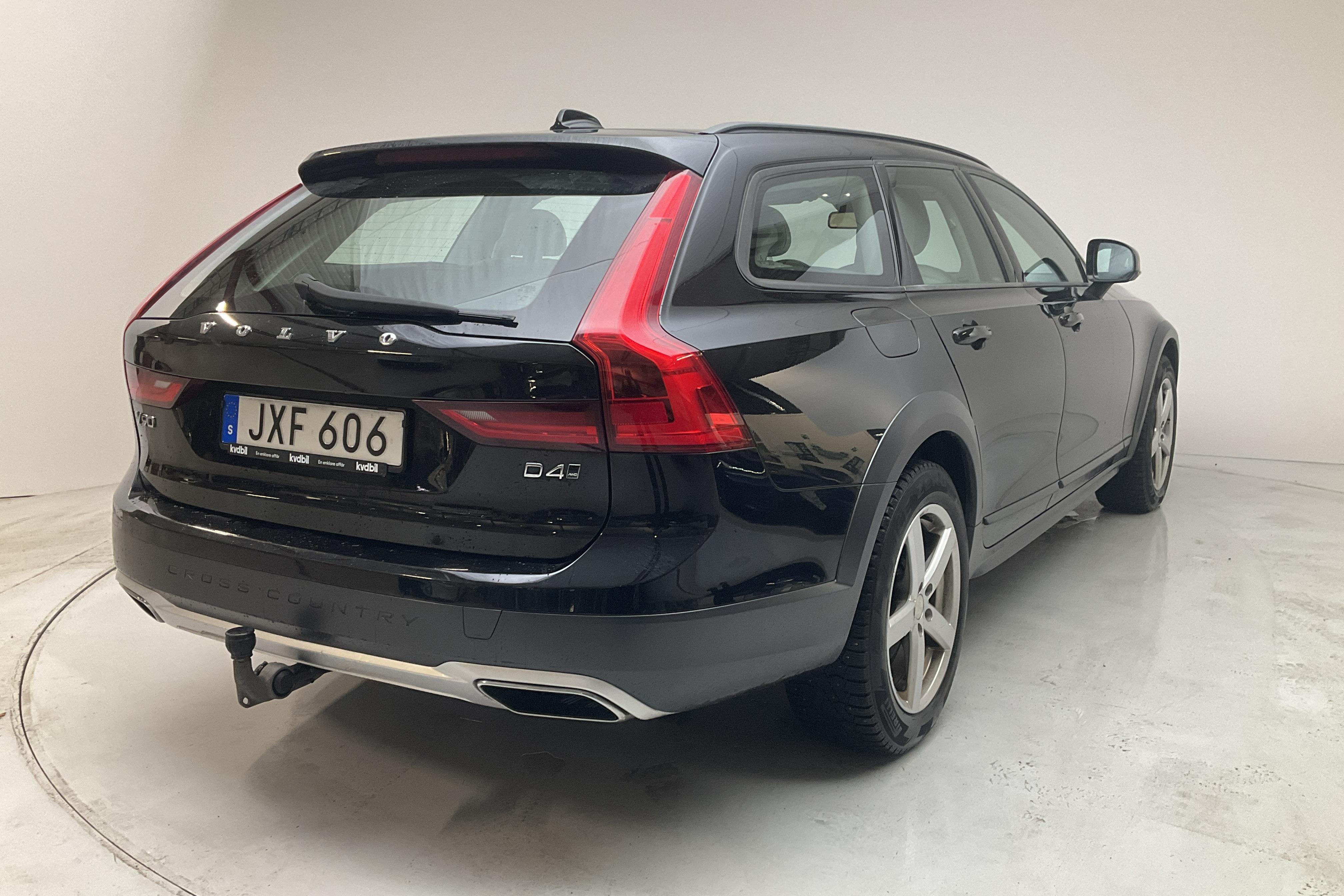 Volvo V90 D4 Cross Country AWD (190hk) - 142 570 km - Automatic - black - 2017