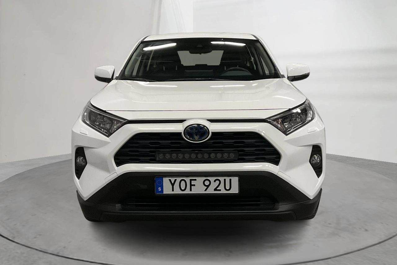 Toyota RAV4 2.5 HSD AWD (222hk) - 2 244 mil - Automat - vit - 2019