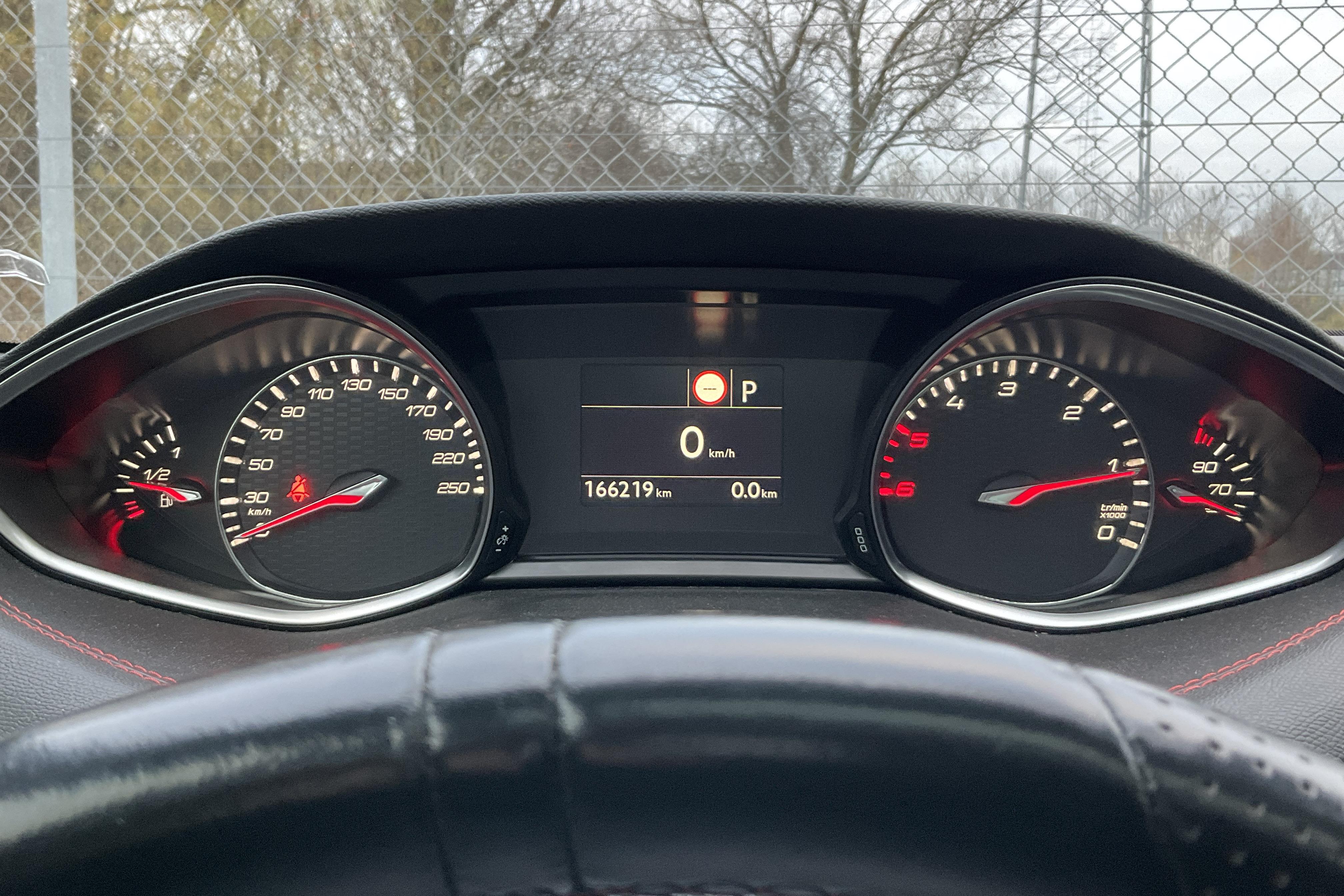 Peugeot 308 BlueHDi 5dr (180hk) - 166 220 km - Automatyczna - biały - 2018