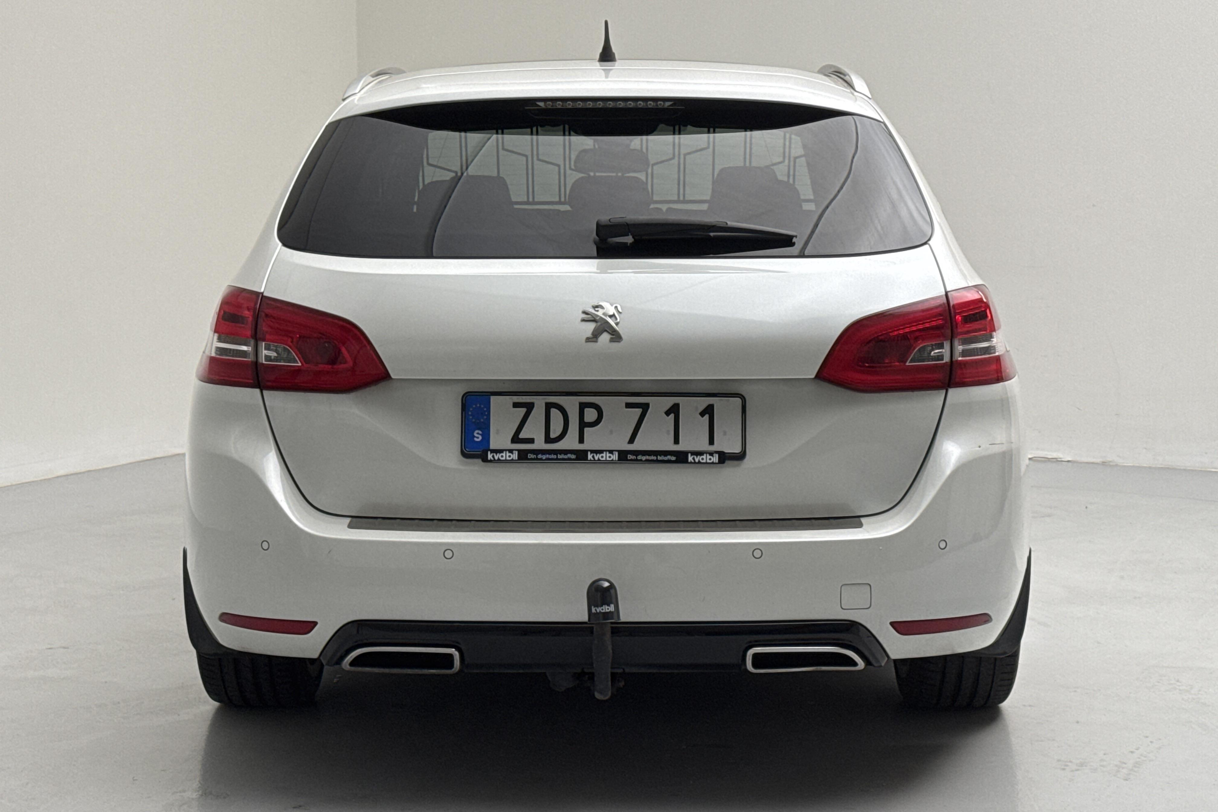 Peugeot 308 BlueHDi 5dr (180hk) - 166 220 km - Automatyczna - biały - 2018