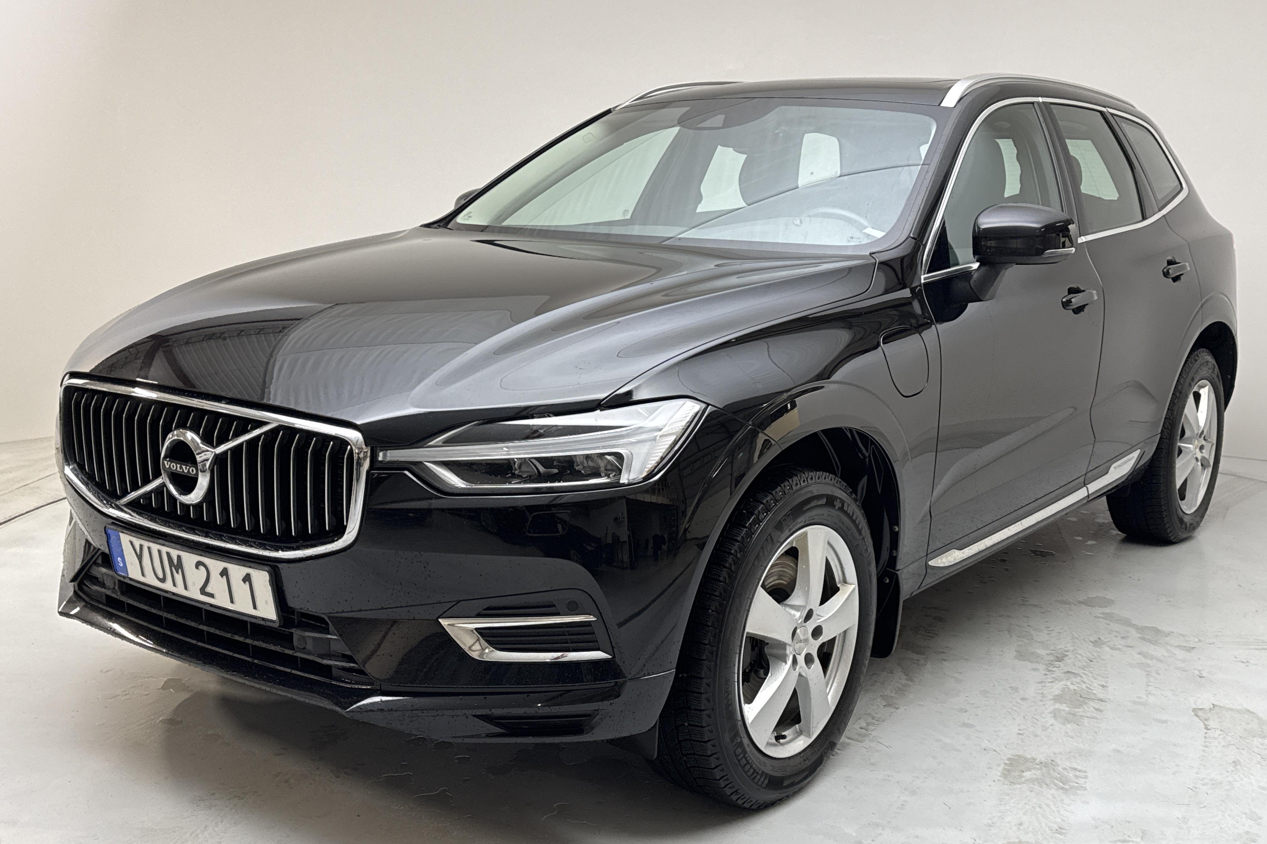 Volvo XC60 T8 AWD Recharge (390hk) - 13 083 mil - Automat - svart - 2019