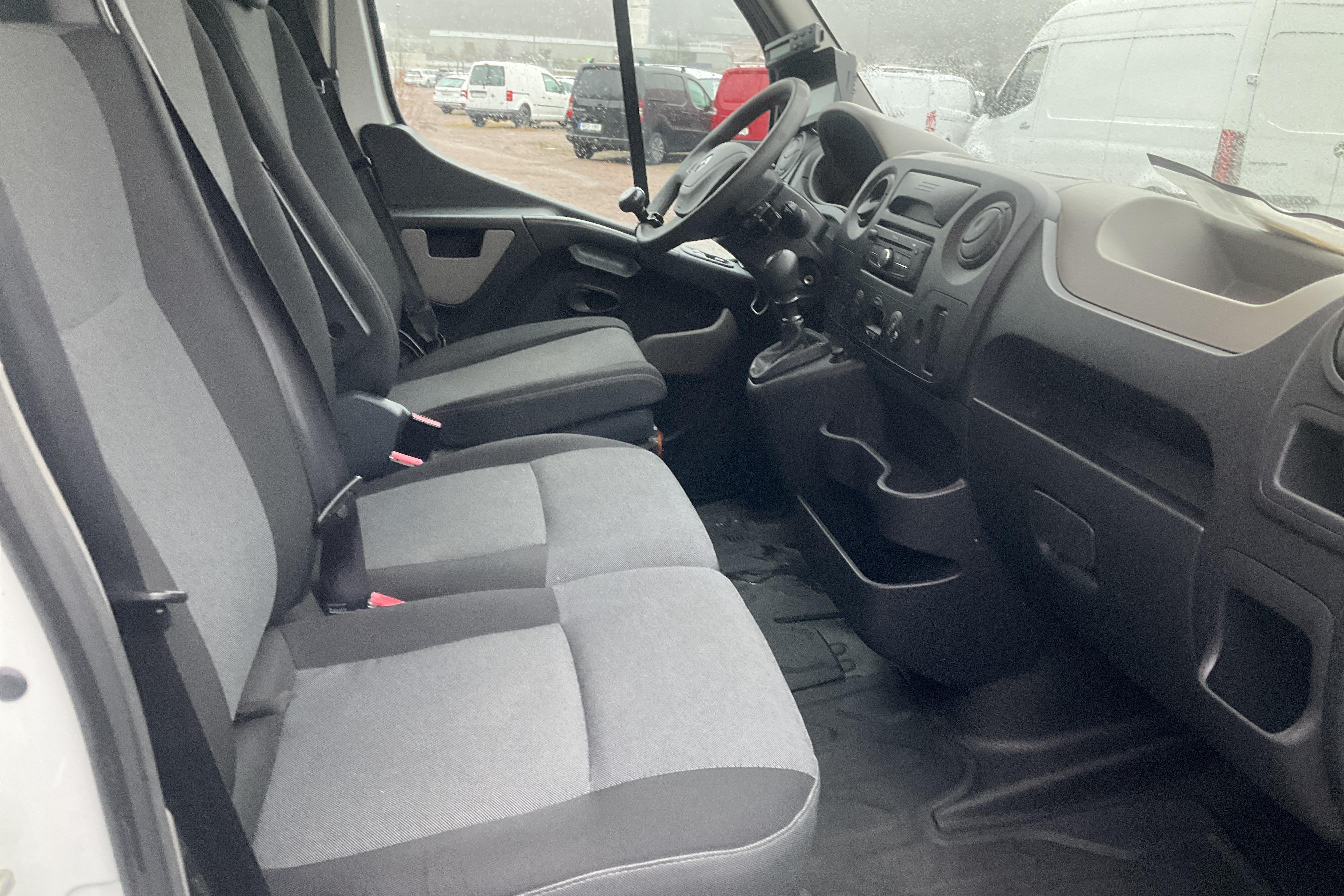 Renault Master Volymskåp 2.3 dCi (130hk) - 221 180 km - Manualna - biały - 2017