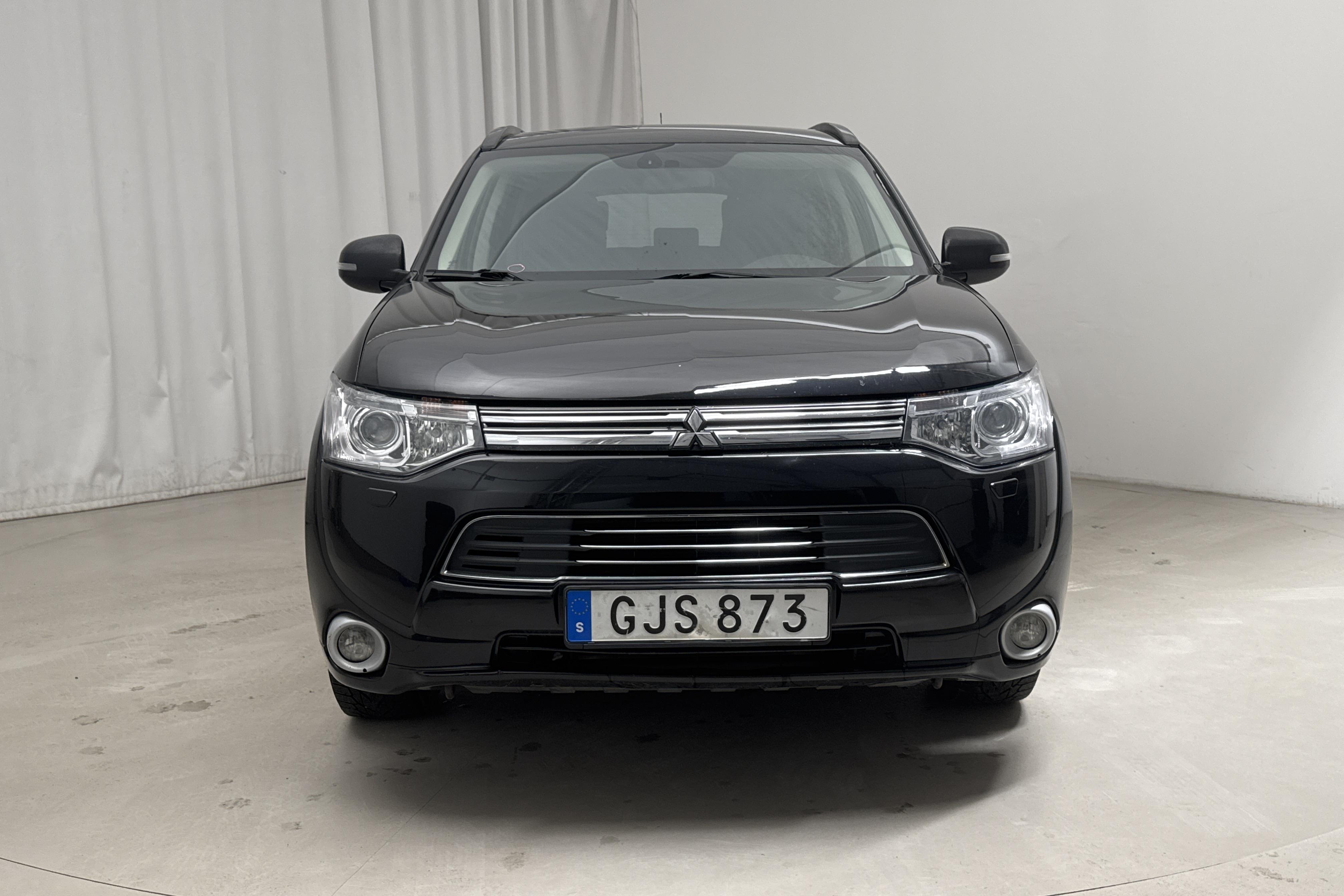 Mitsubishi Outlander 2.0 Plug-in Hybrid 4WD (121hk) - 149 180 km - Automatic - black - 2014