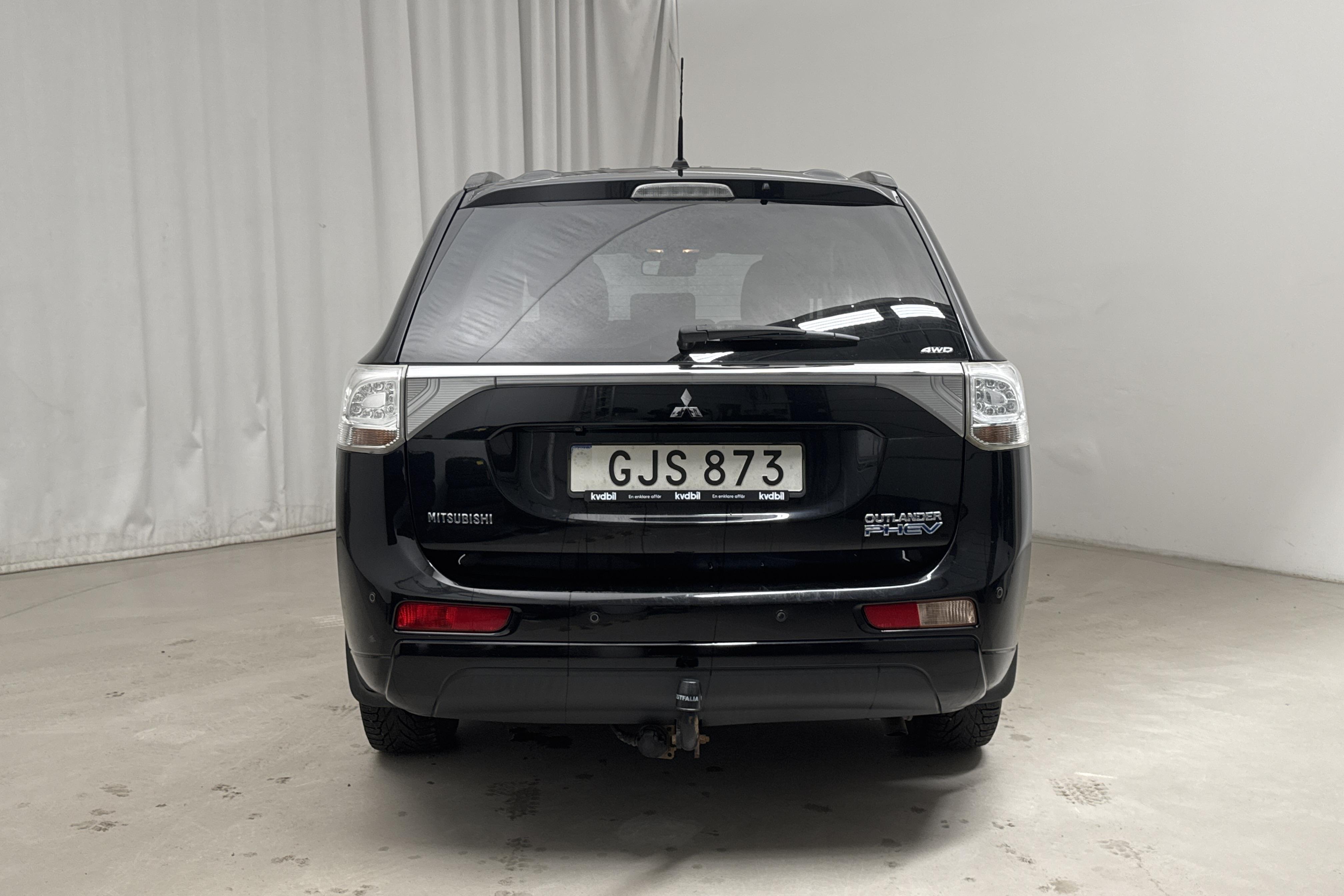 Mitsubishi Outlander 2.0 Plug-in Hybrid 4WD (121hk) - 149 180 km - Automatic - black - 2014