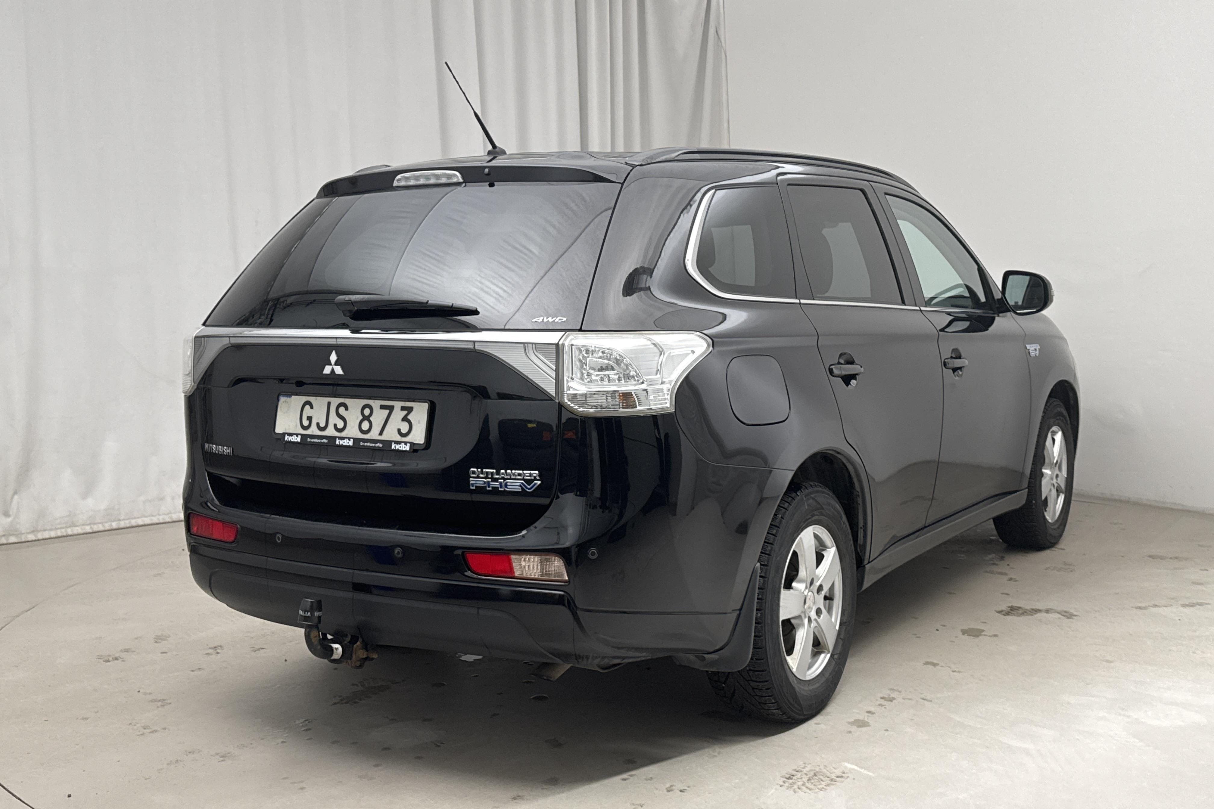 Mitsubishi Outlander 2.0 Plug-in Hybrid 4WD (121hk) - 149 180 km - Automatic - black - 2014