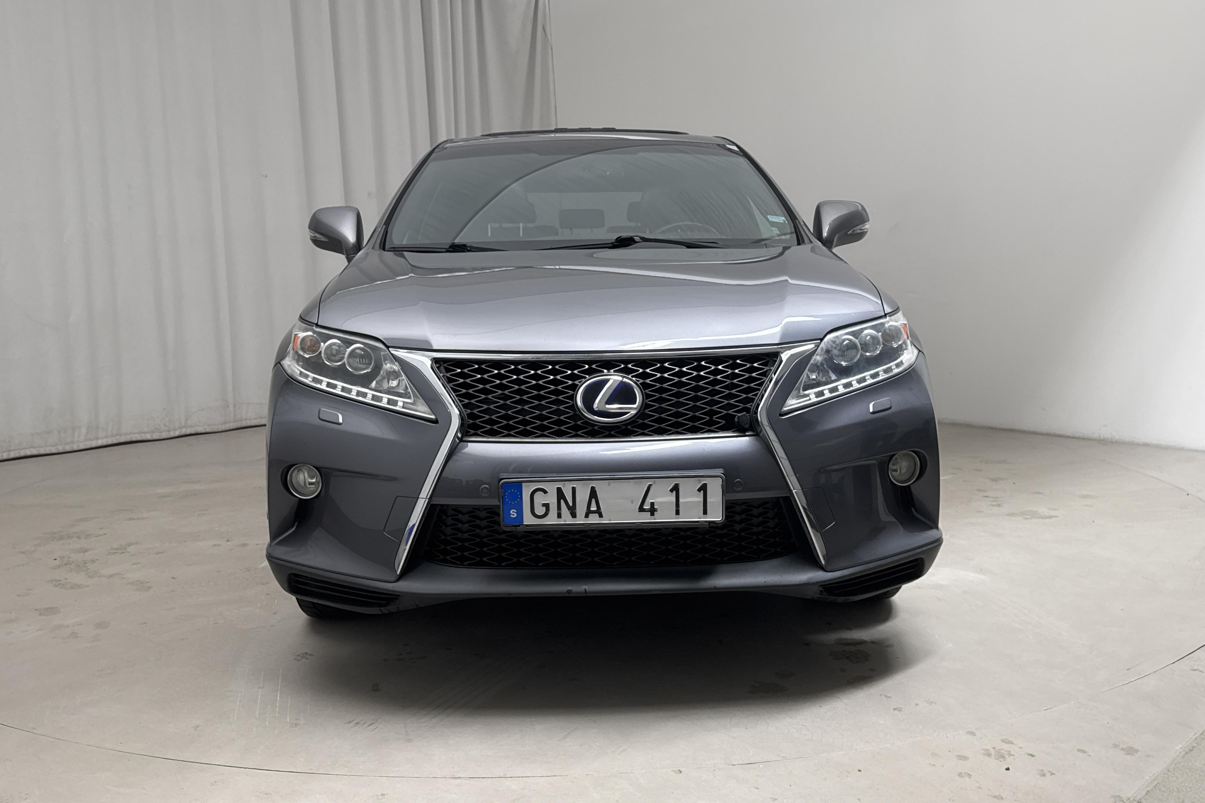 Lexus RX 450h AWD (249hk) - 22 996 mil - Automat - grå - 2012