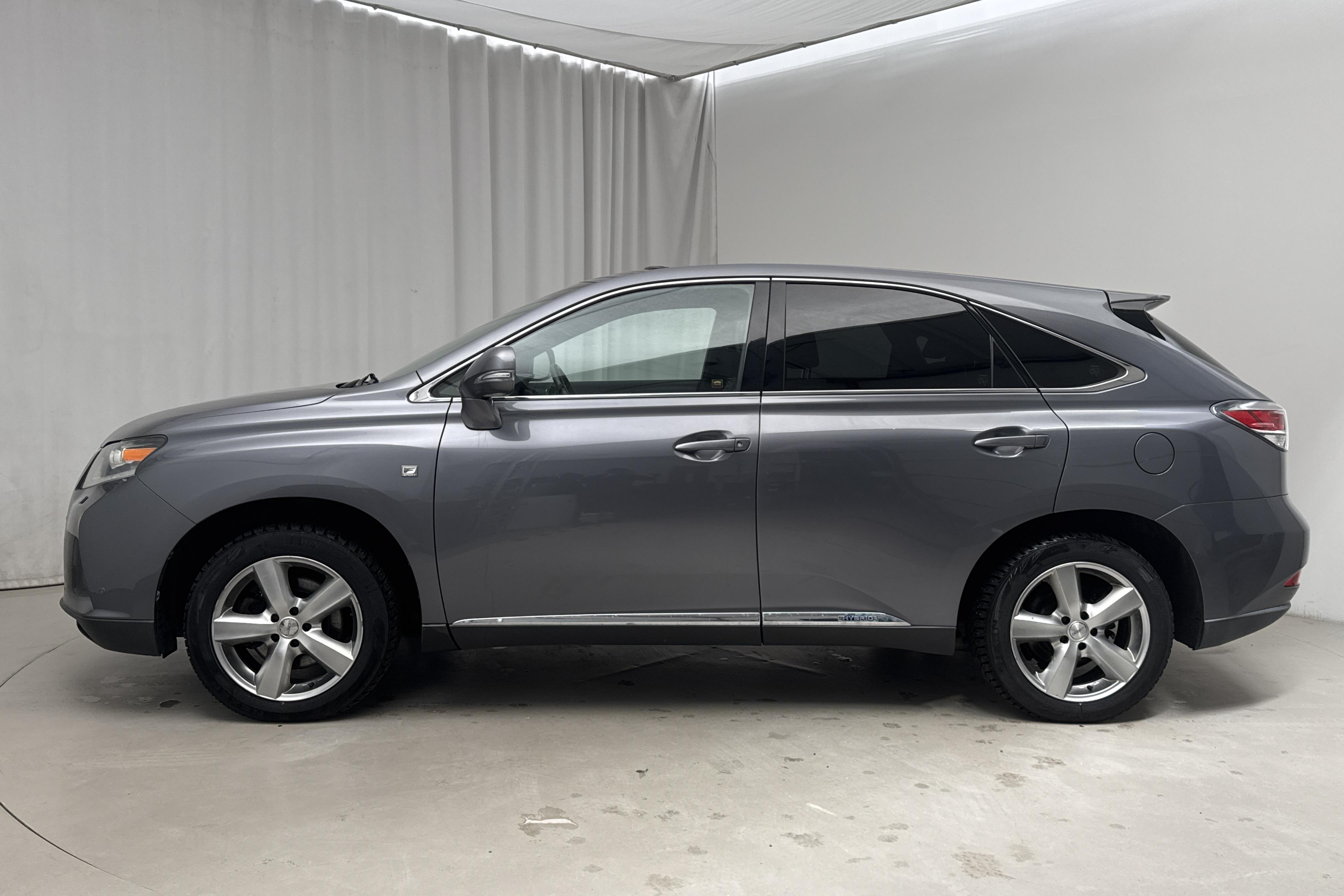 Lexus RX 450h AWD (249hk) - 22 996 mil - Automat - grå - 2012