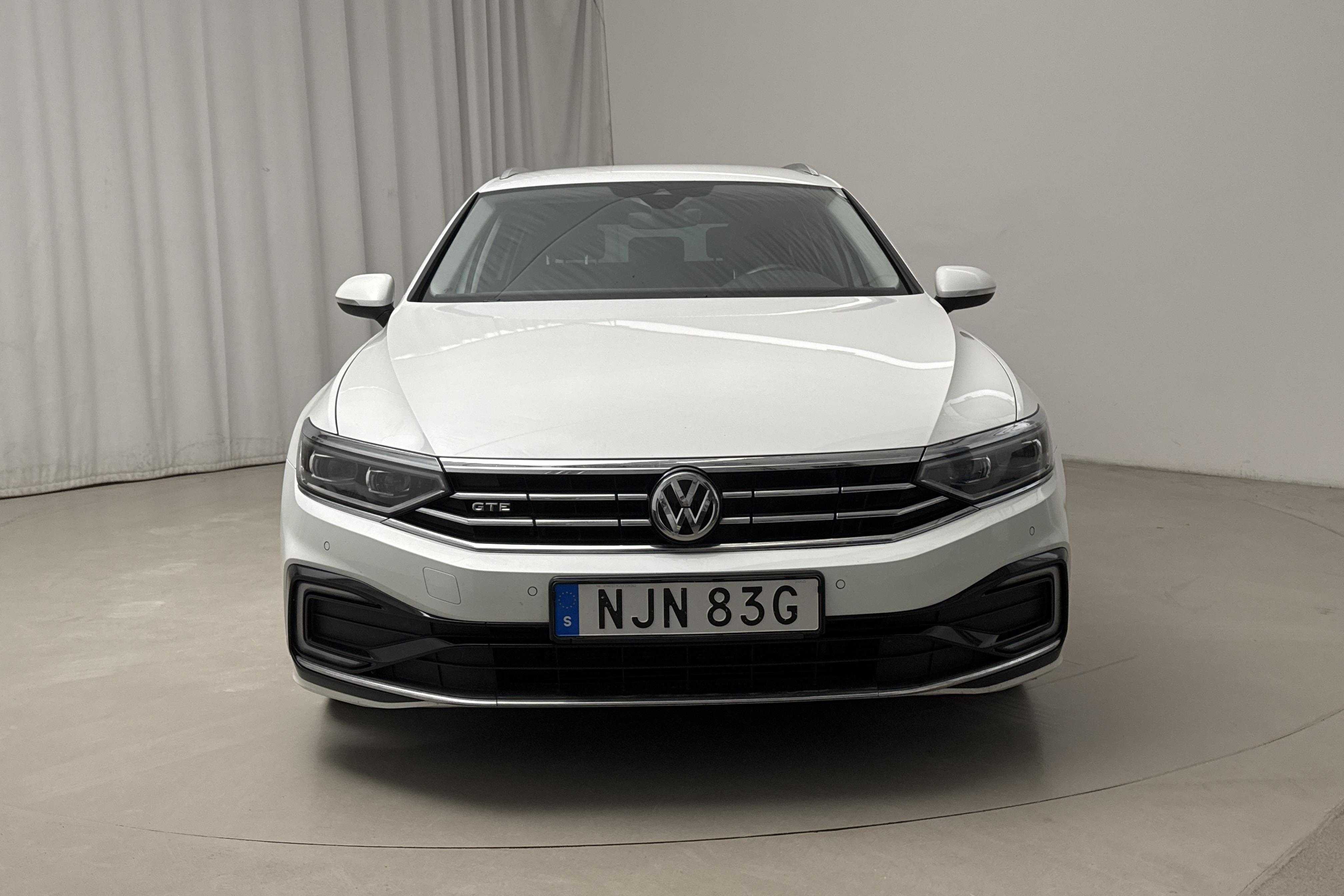 VW Passat 1.4 GTE Sportscombi (218hk) - 121 320 km - Automatic - white - 2020