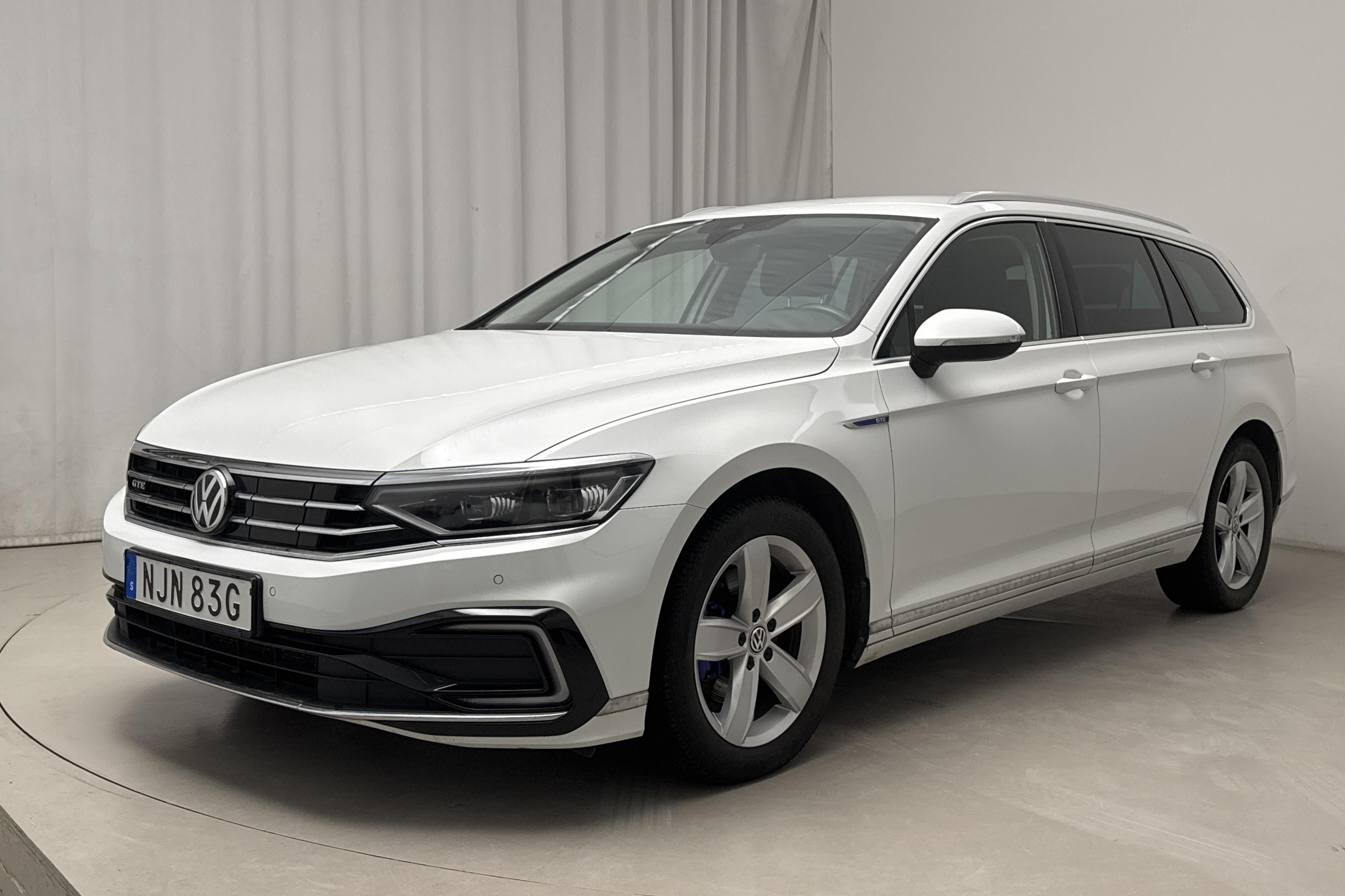 VW Passat 1.4 GTE Sportscombi (218hk) - 121 320 km - Automatic - white - 2020