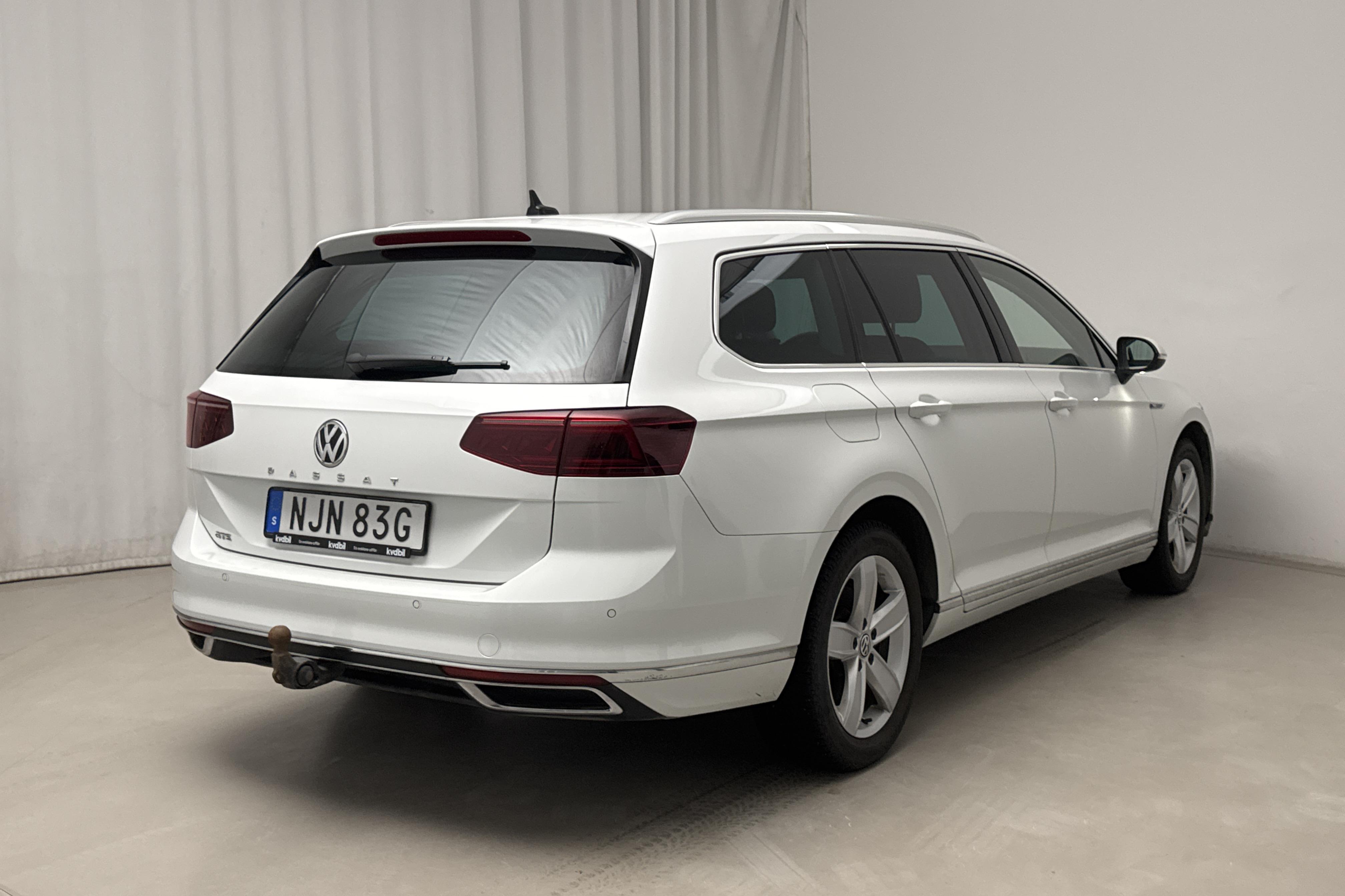 VW Passat 1.4 GTE Sportscombi (218hk) - 121 320 km - Automatic - white - 2020