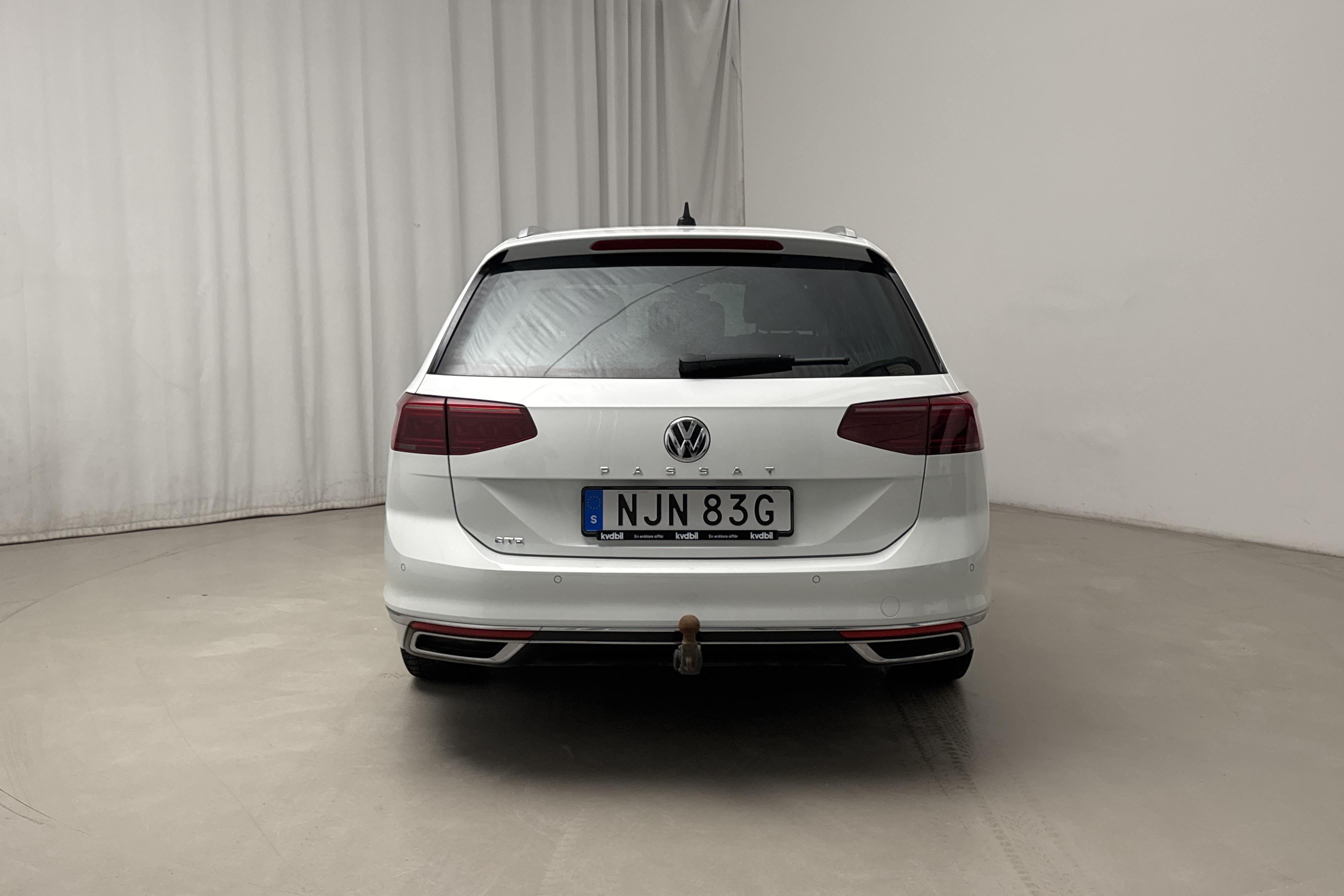 VW Passat 1.4 GTE Sportscombi (218hk) - 121 320 km - Automatic - white - 2020