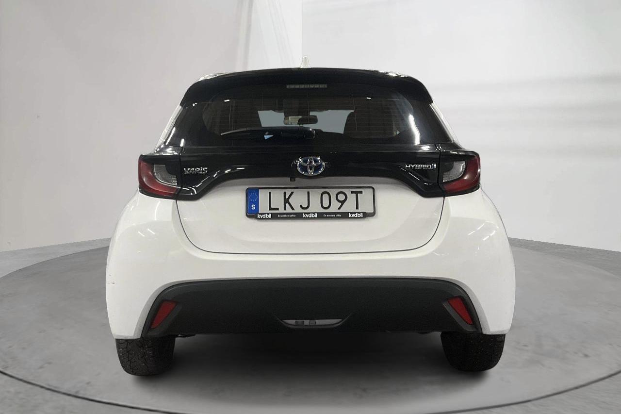 Toyota Yaris 1.5 Hybrid 5dr (116hk) - 91 340 km - Automatyczna - biały - 2021