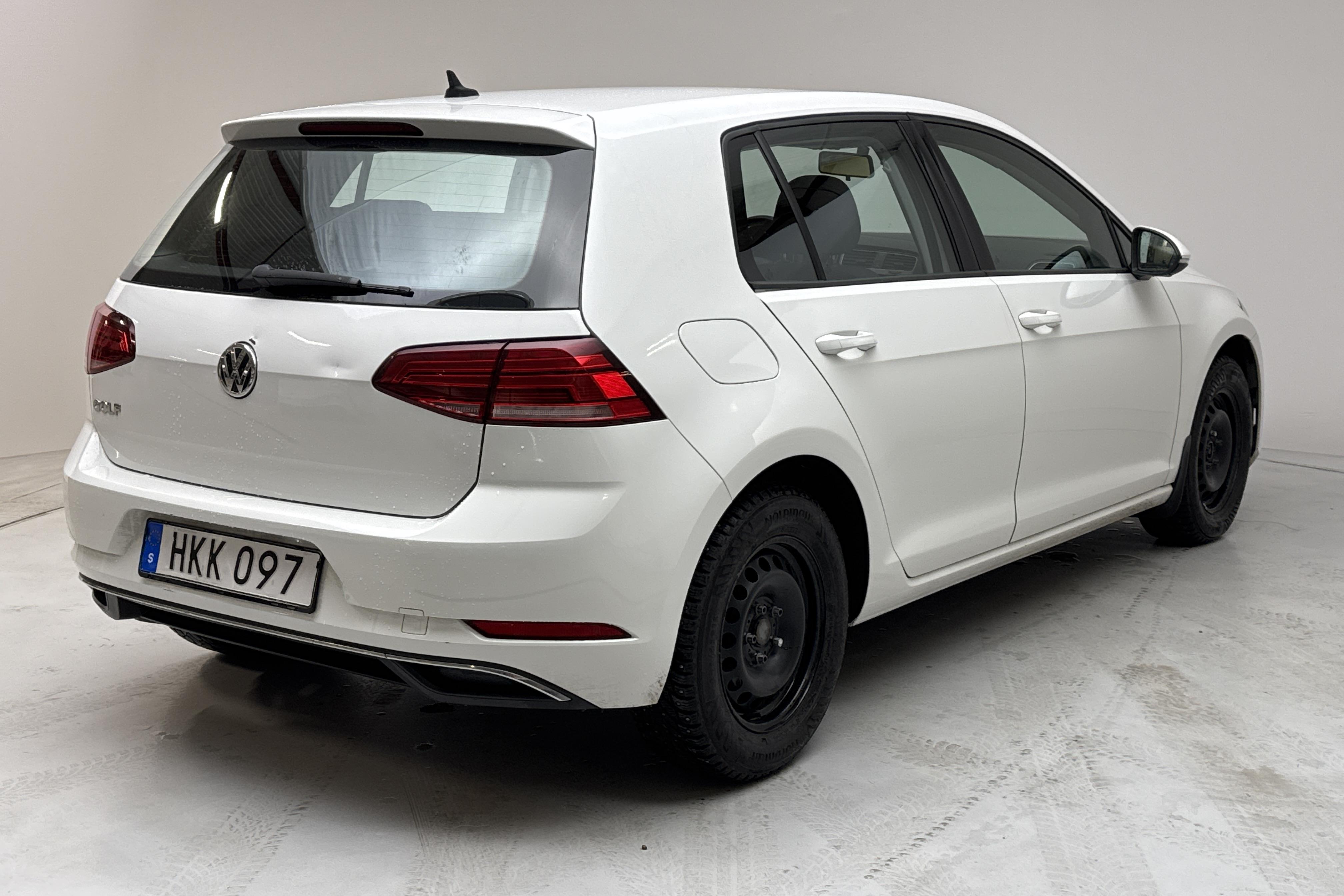 VW Golf VII 1.6 TDI 5dr (115hk) - 196 940 km - Automatyczna - biały - 2018