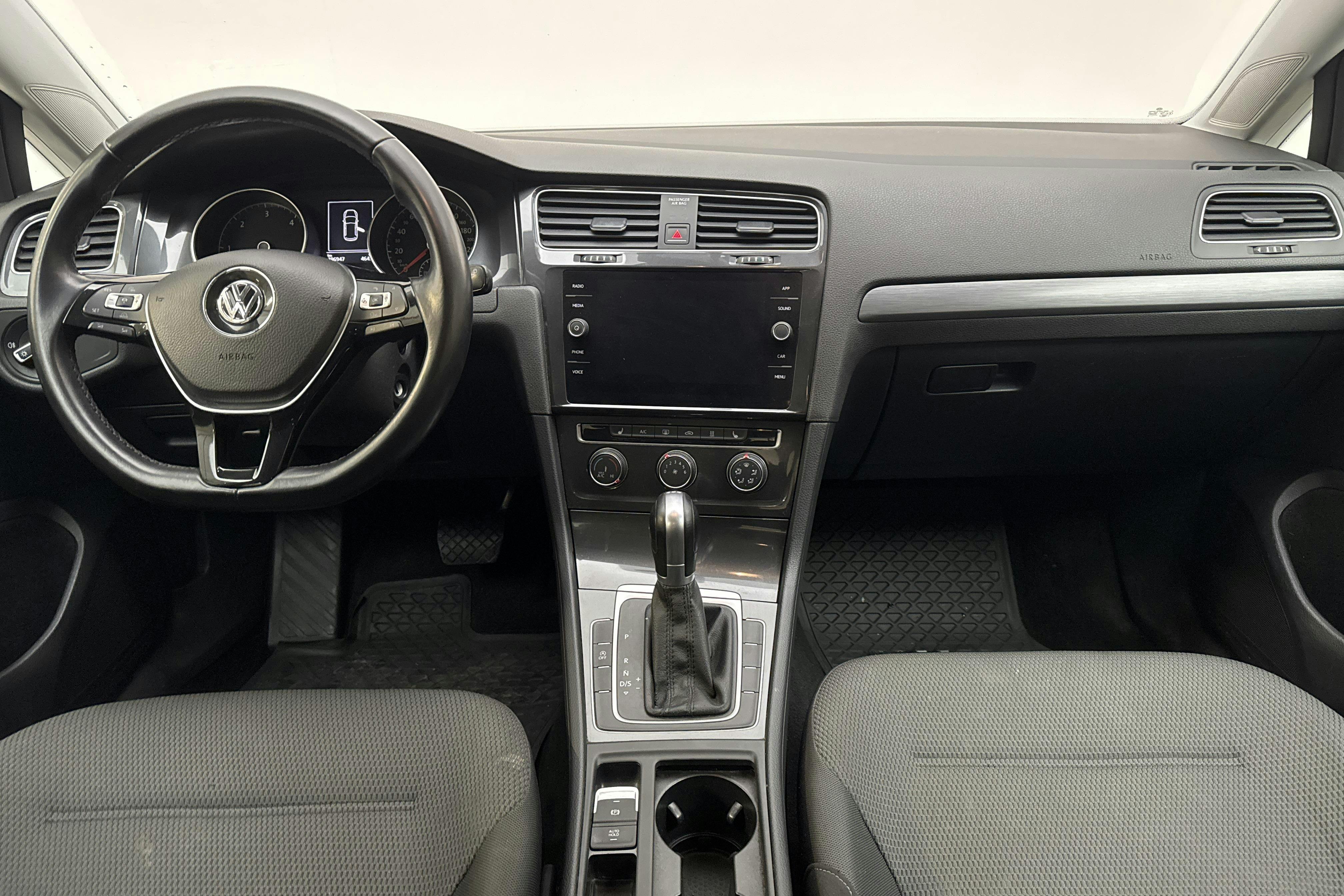 VW Golf VII 1.6 TDI 5dr (115hk) - 196 940 km - Automatyczna - biały - 2018