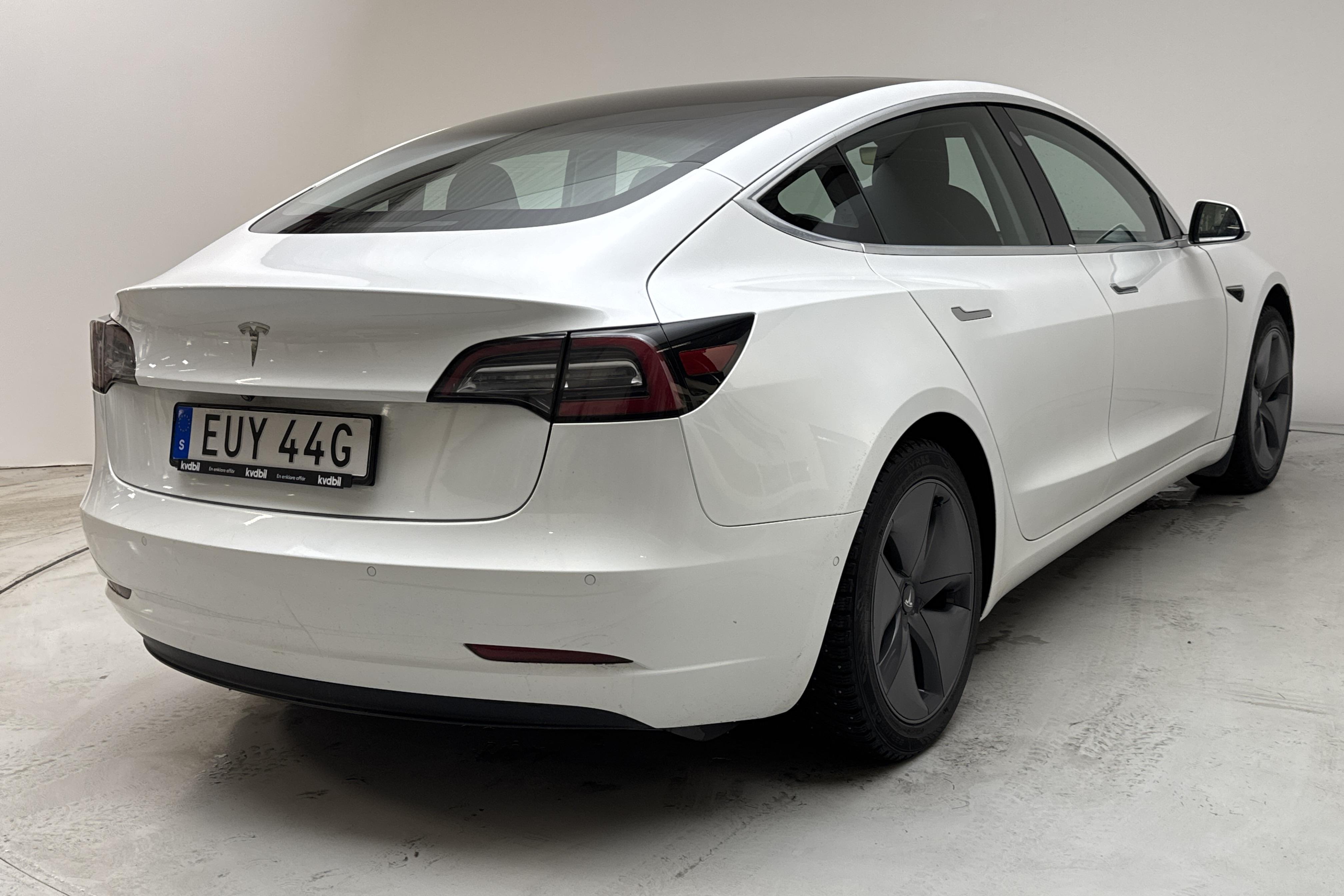 Tesla Model 3 Standard Range RWD - 152 940 km - Automaattinen - valkoinen - 2020