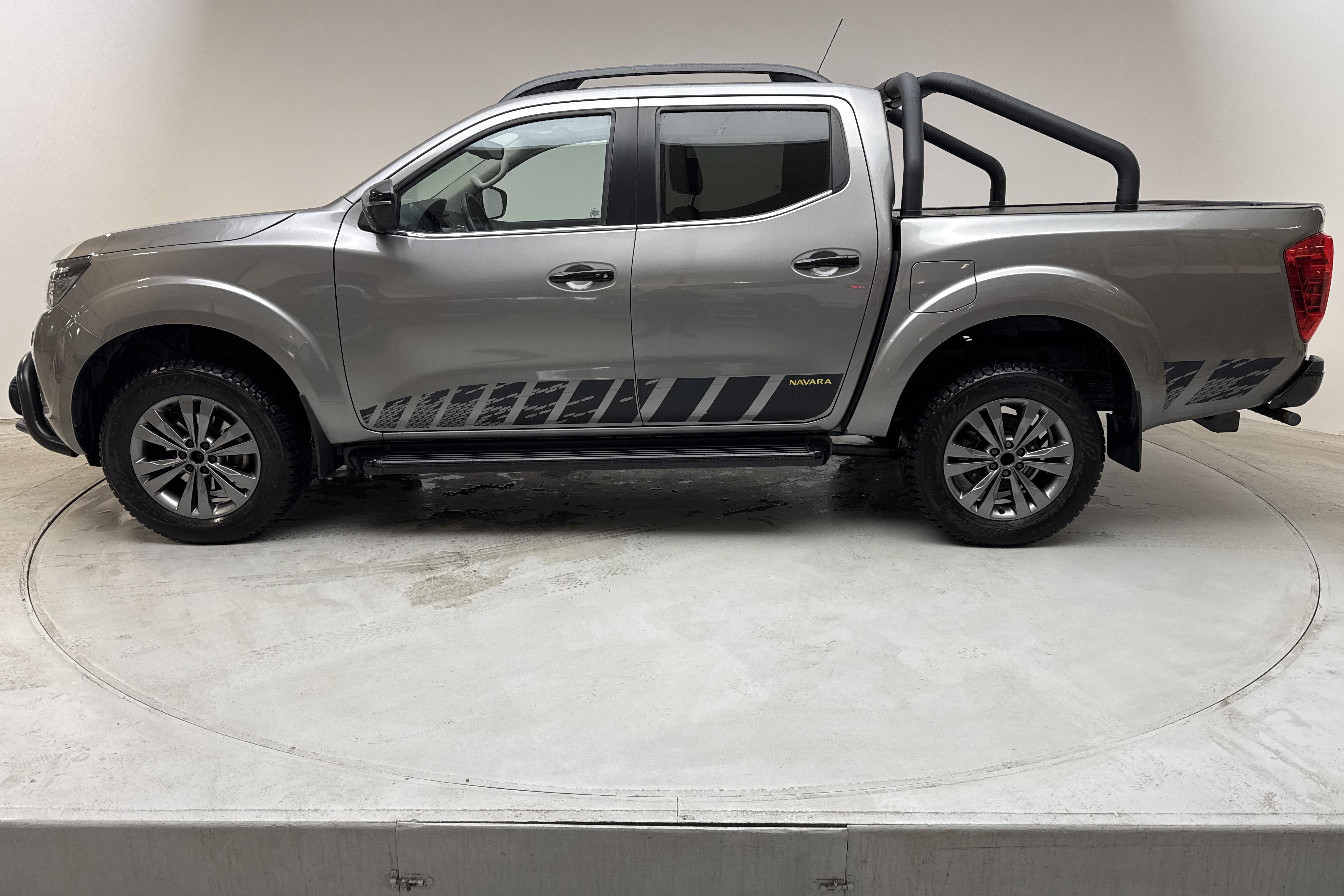 Nissan Navara 2.3 dCi 4x4 (190hk) - 61 900 km - Automatyczna - szary - 2020