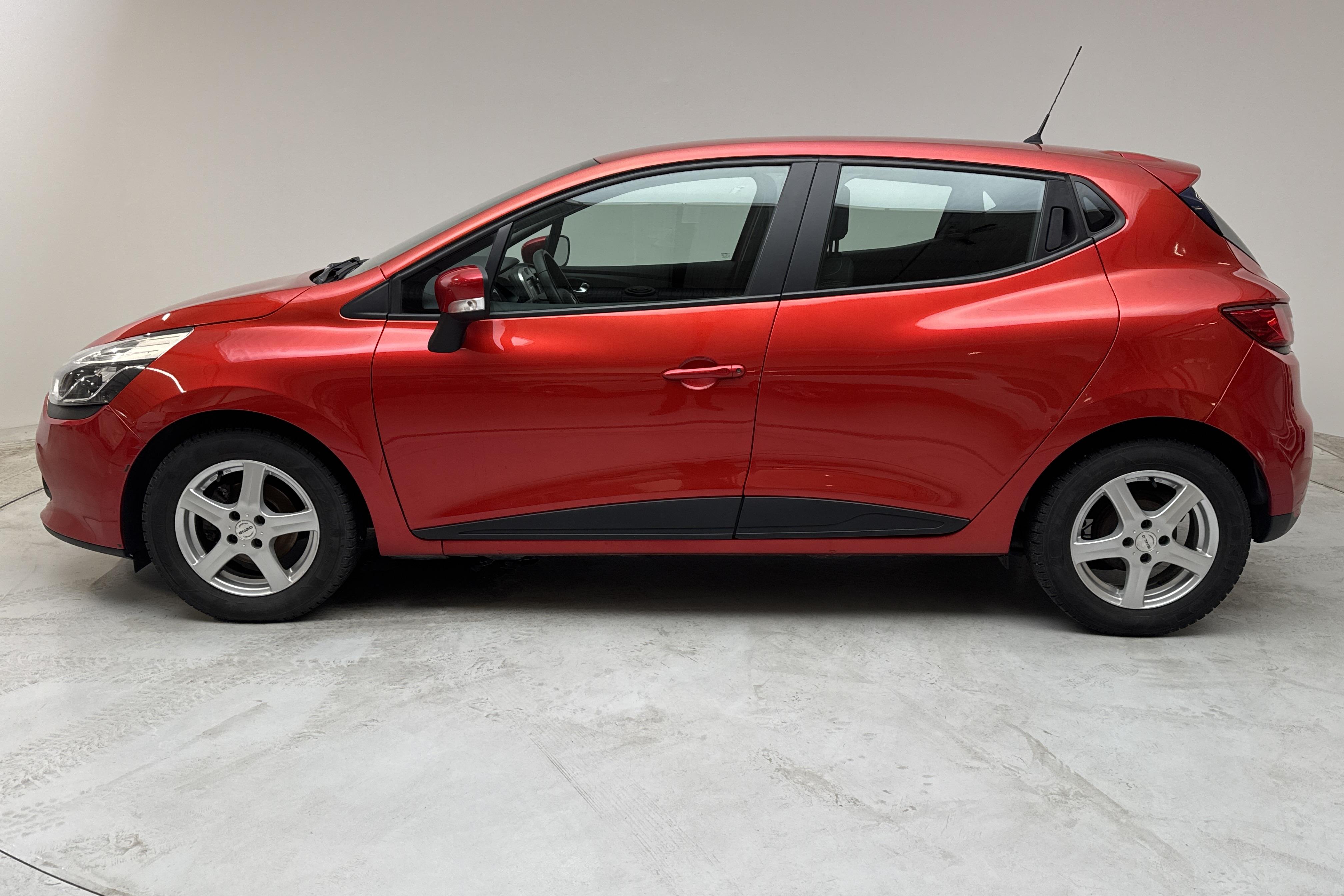 Renault Clio IV 0.9 TCe 90 5dr (90hk) - 144 500 km - Manual - red - 2016