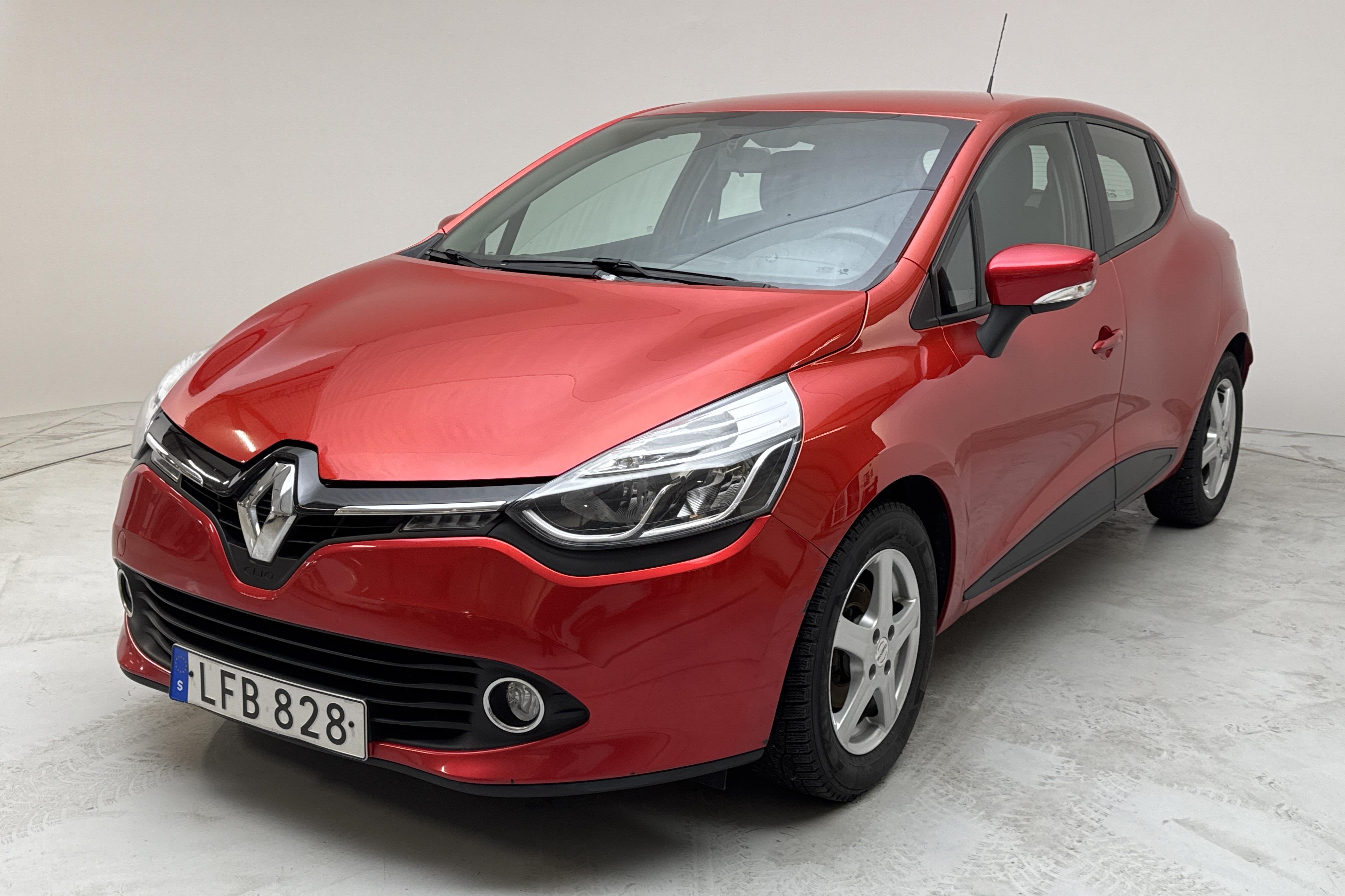 Renault Clio IV 0.9 TCe 90 5dr (90hk) - 144 500 km - Manual - red - 2016