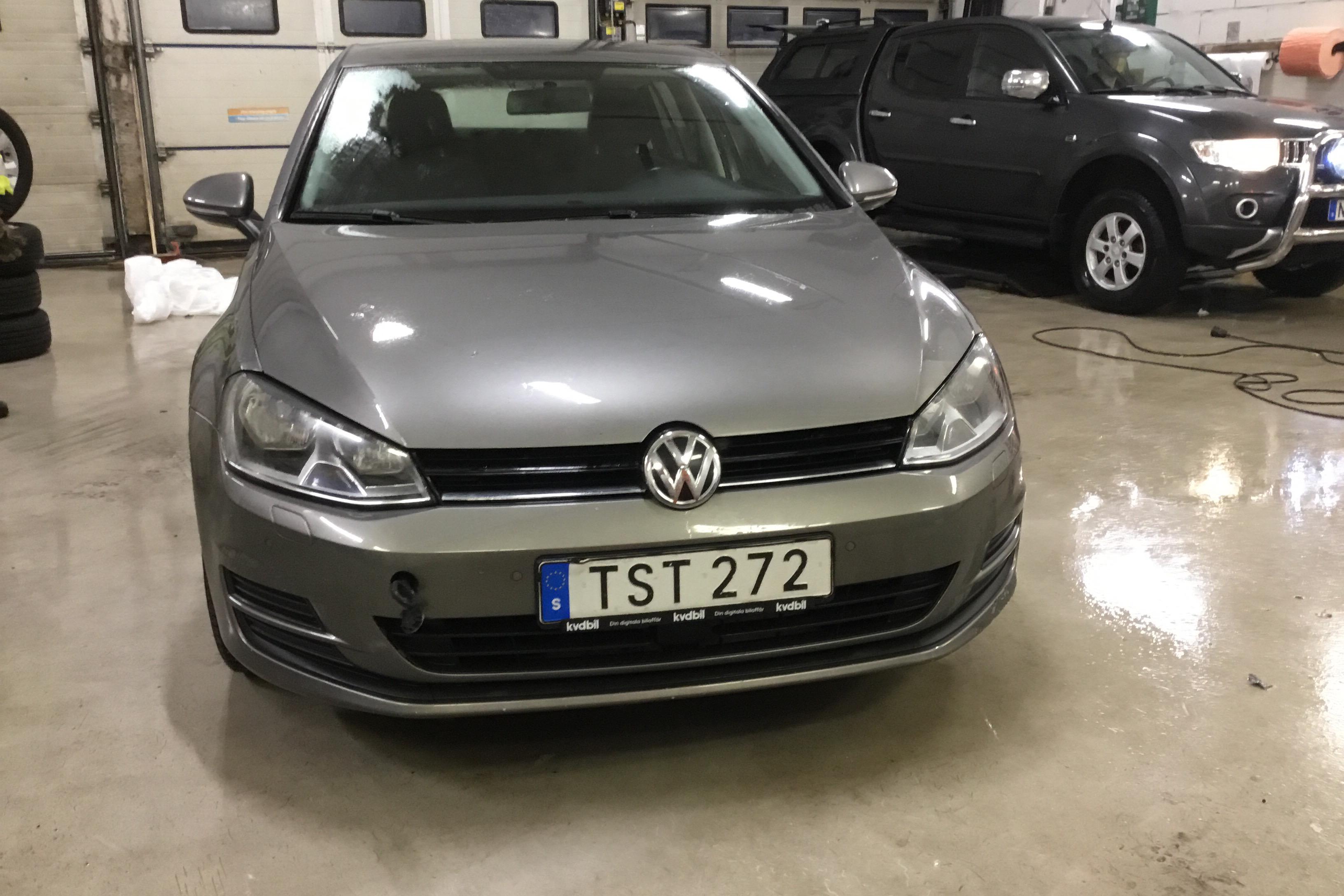 VW Golf VII 1.2 TSI 5dr (105hk) - 164 240 km - Manual - gray - 2015