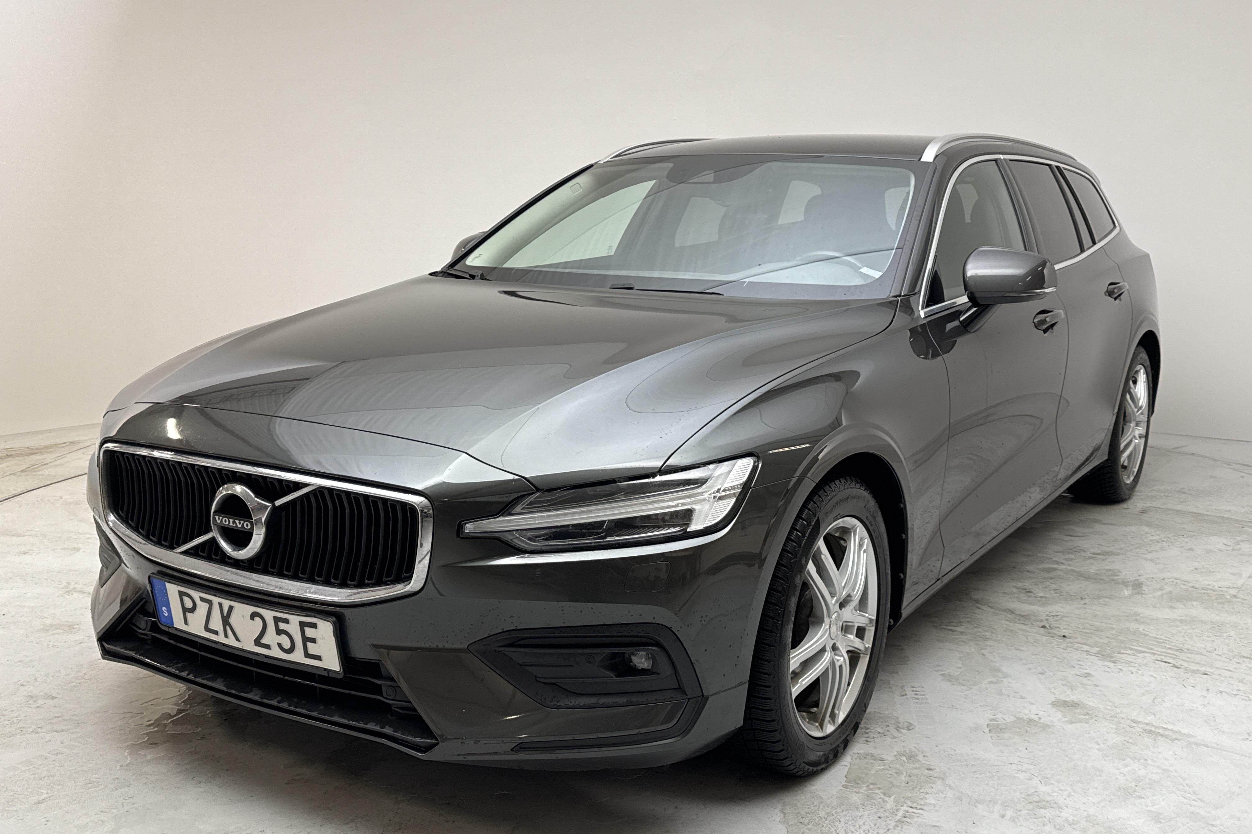 Volvo V60 T4 (190hk) - 7 906 mil - Automat - Dark Grey - 2020