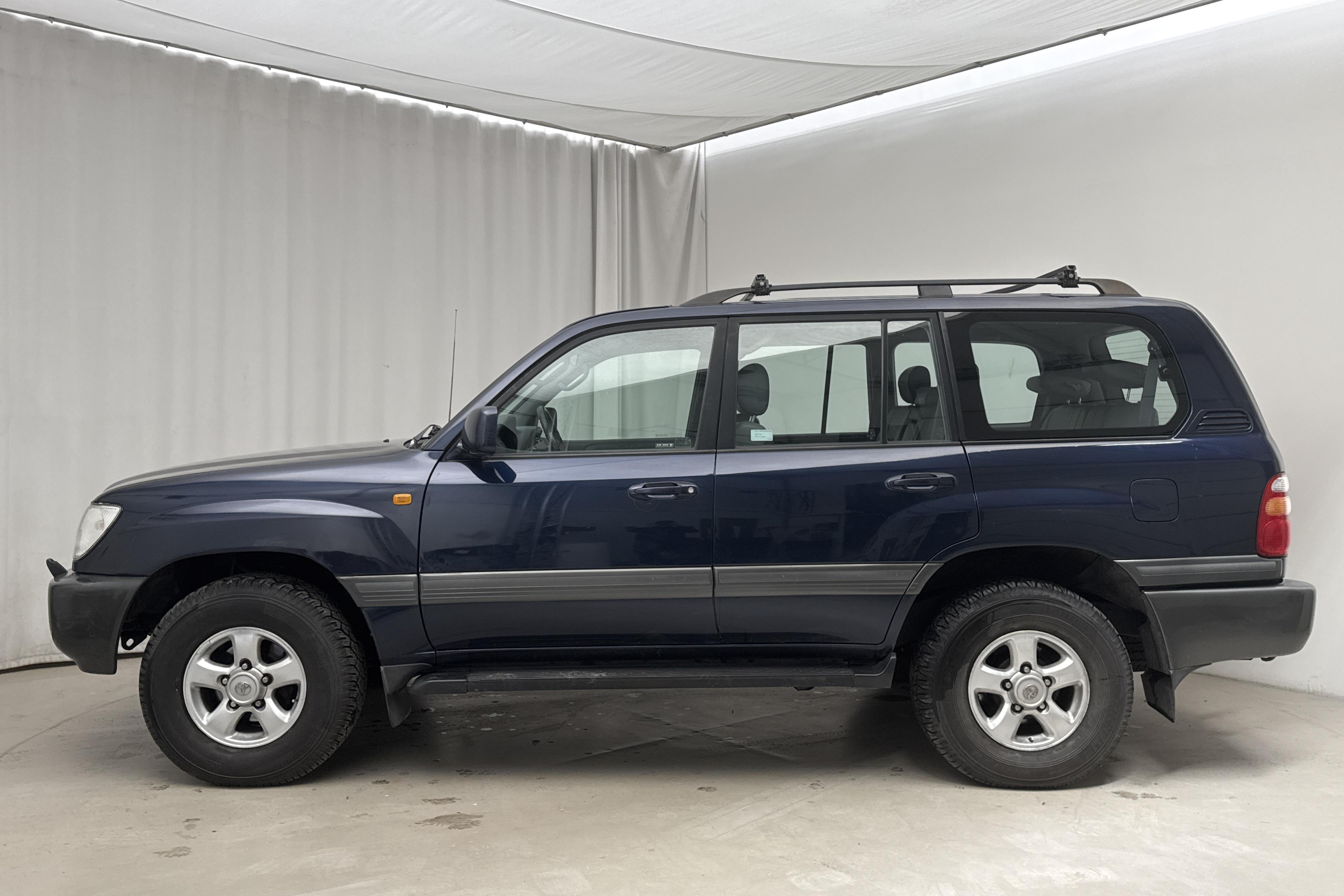 Toyota Land Cruiser 100 4.7 V8 (235hk) - 136 170 km - Automatic - blue - 2000