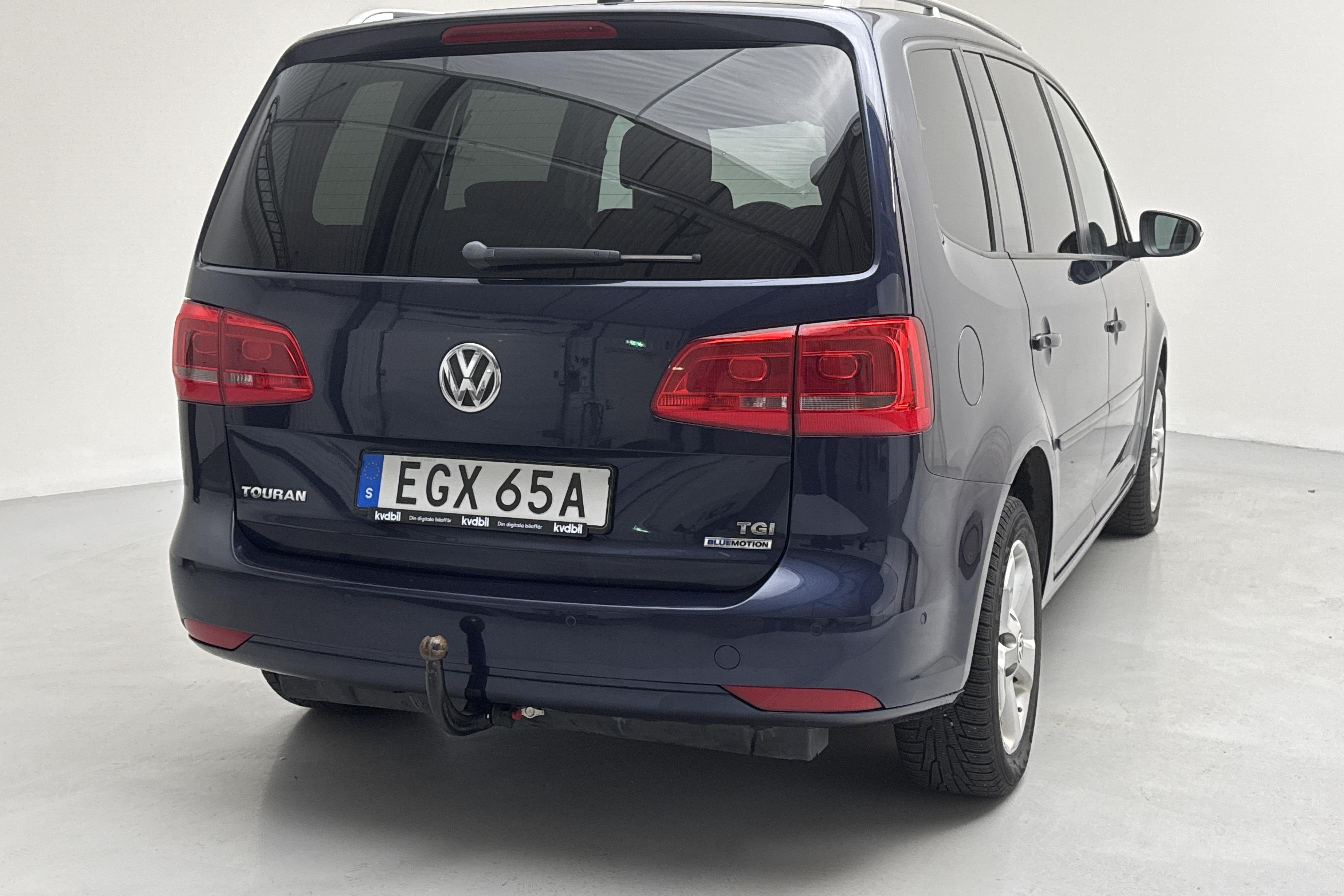 VW Touran 1.4 TGI EcoFuel (150hk) - 18 350 mil - Manuell - Dark Blue - 2015