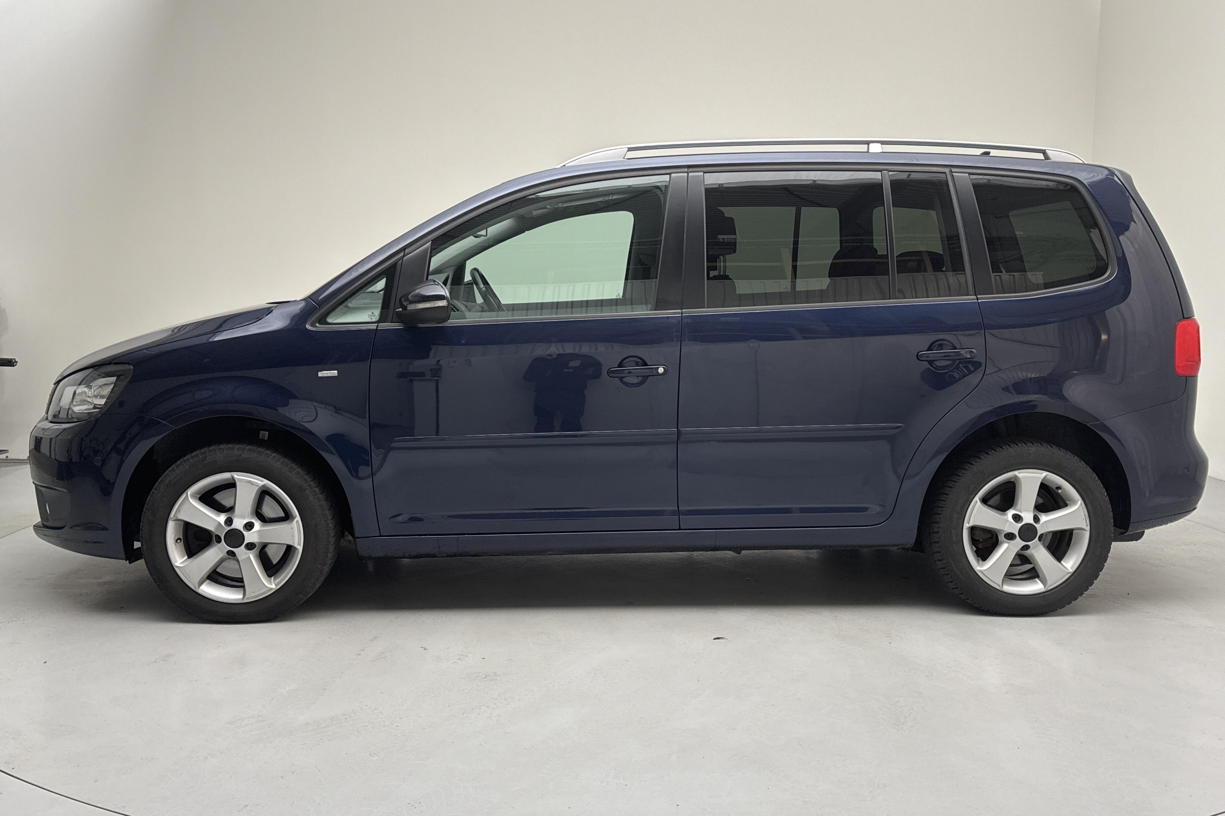 VW Touran 1.4 TGI EcoFuel (150hk) - 18 350 mil - Manuell - Dark Blue - 2015