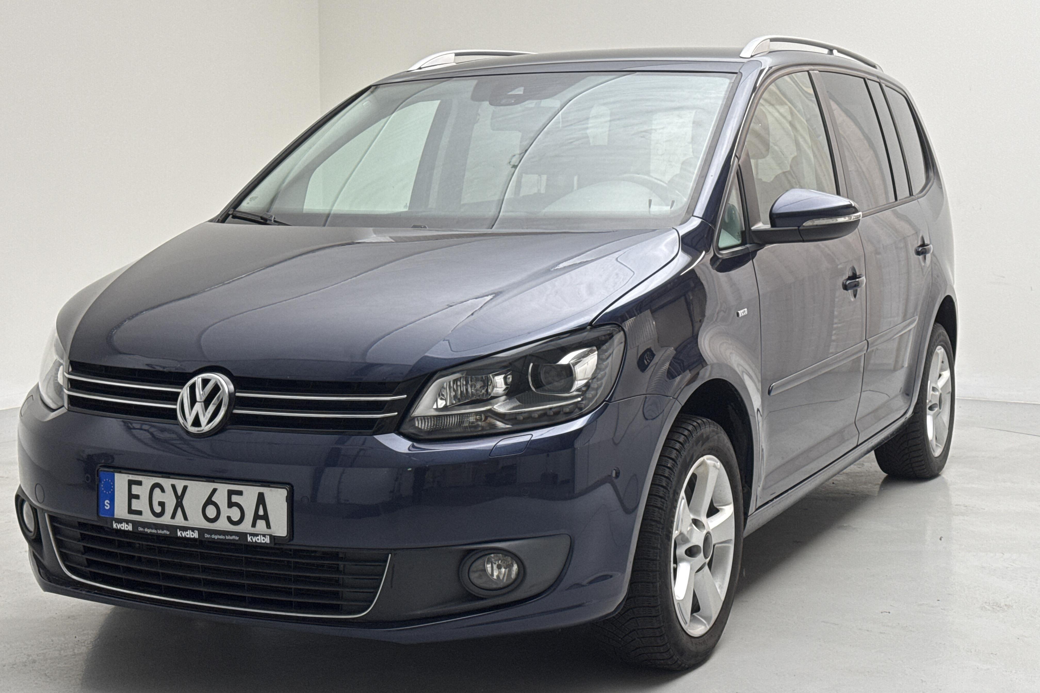 VW Touran 1.4 TGI EcoFuel (150hk) - 18 350 mil - Manuell - Dark Blue - 2015