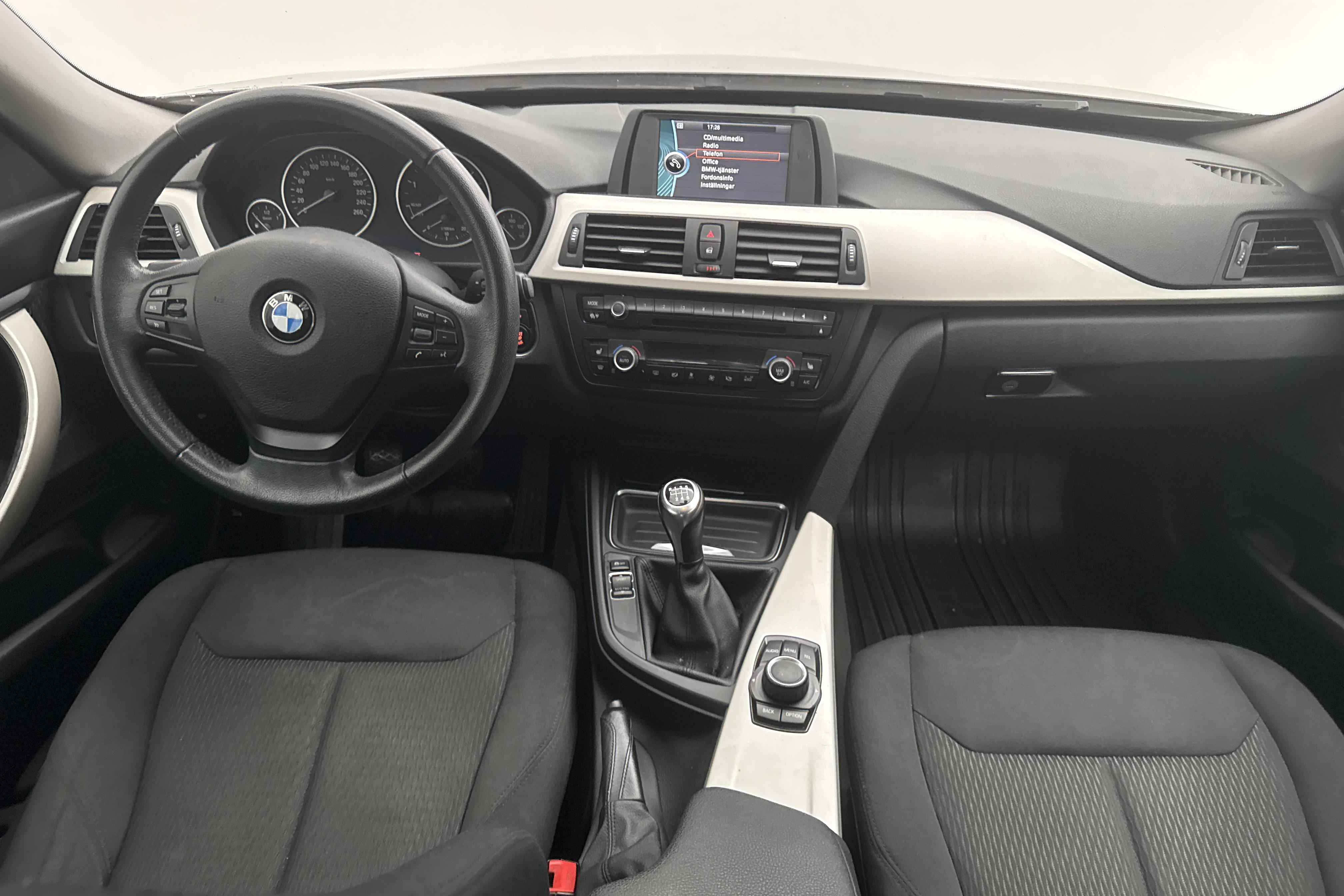 BMW 320d GT xDrive, F34 (184hk) - 18 268 mil - Manuell - svart - 2014