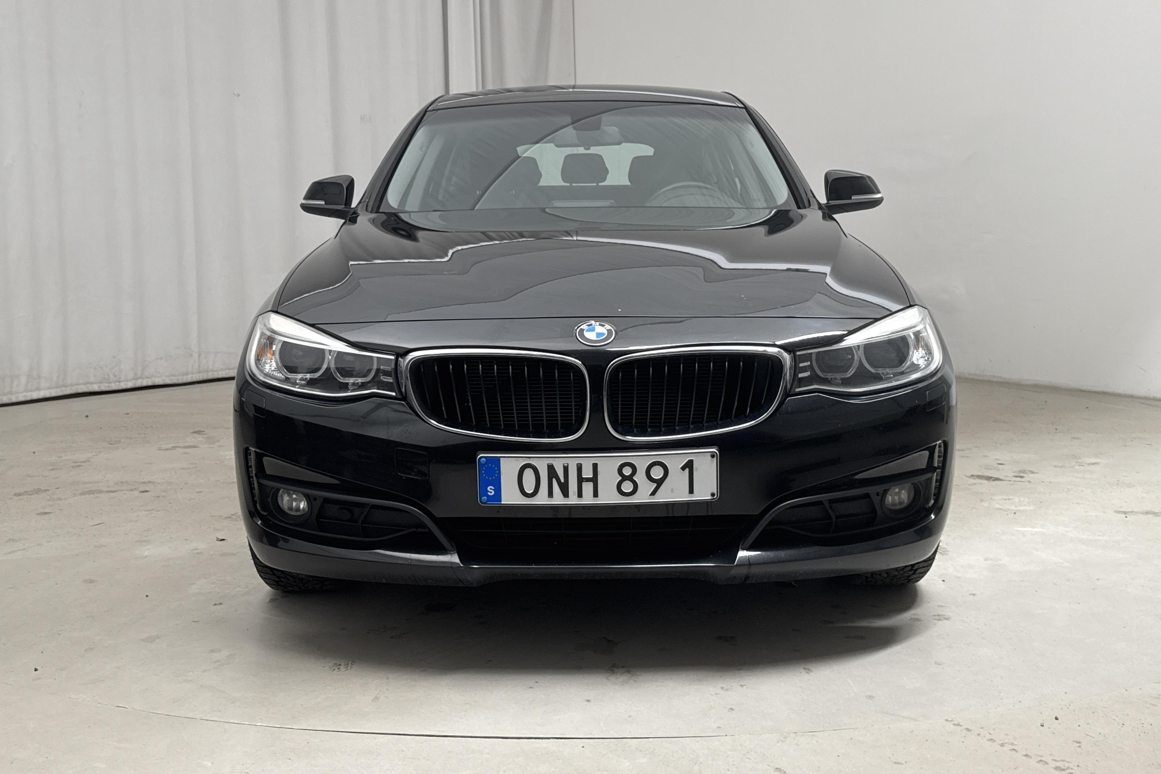 BMW 320d GT xDrive, F34 (184hk) - 18 268 mil - Manuell - svart - 2014