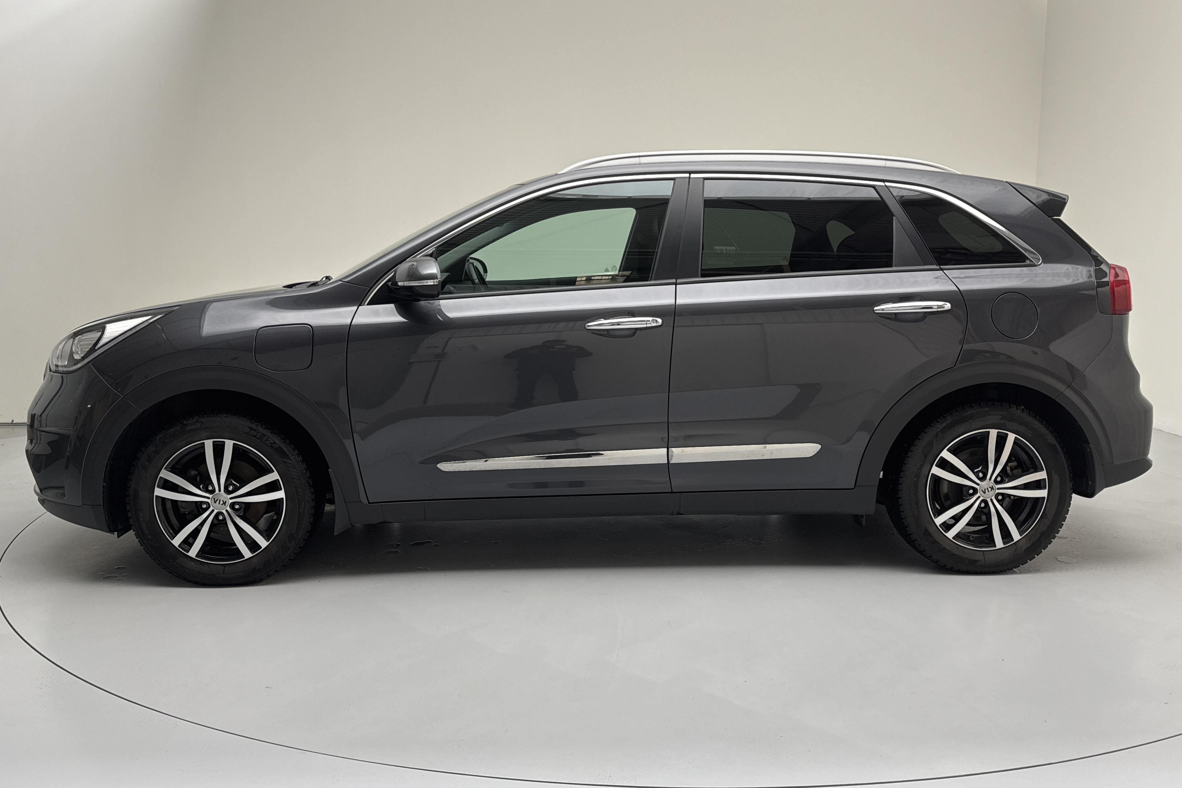 KIA Niro Plug-in Hybrid 1.6 (141hk) - 30 790 km - Automaattinen - harmaa - 2018