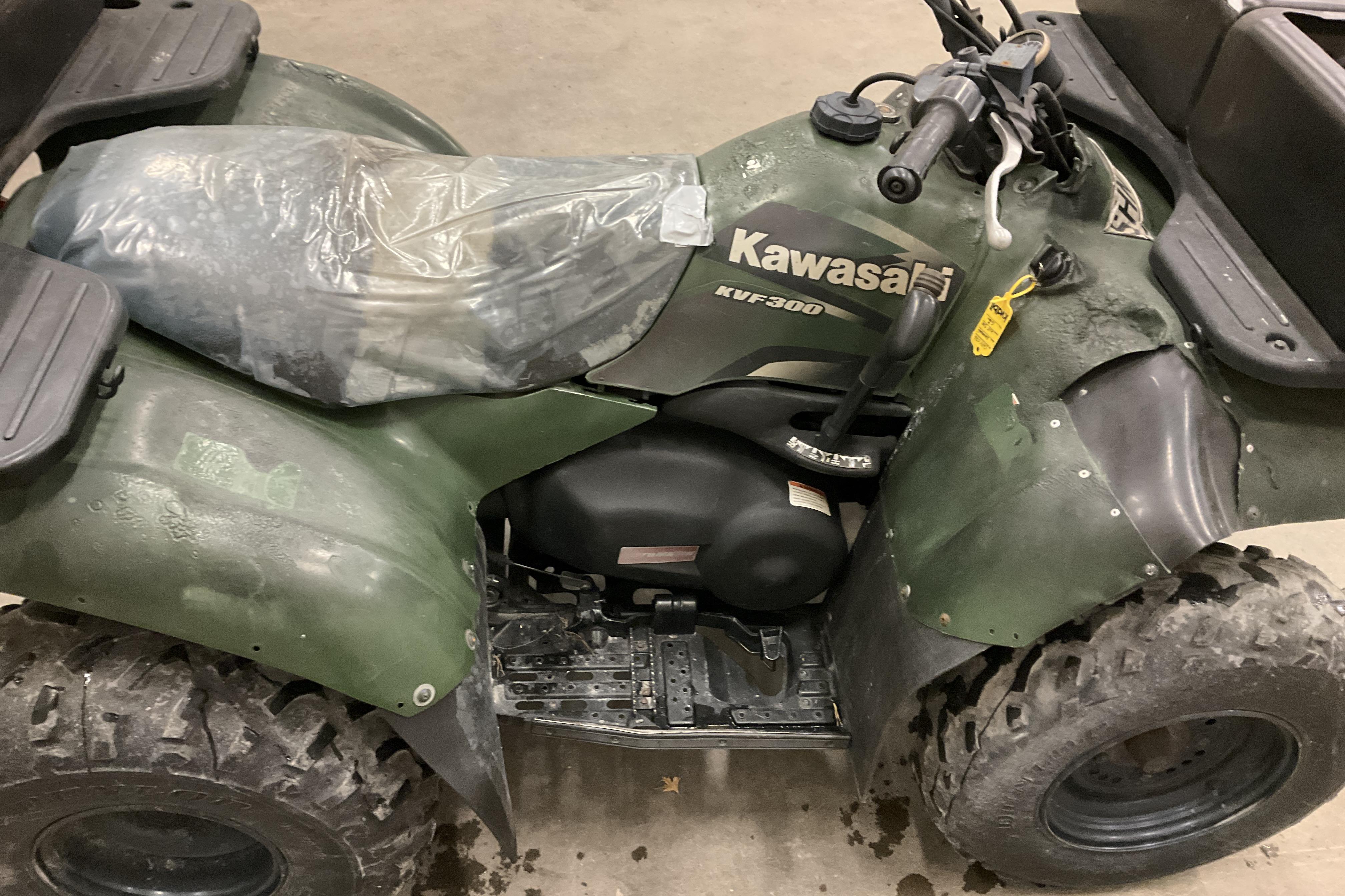 Kawasaki KVF 300A ATV (Rep.Objekt) - 439 mil - Automat - grön - 2001