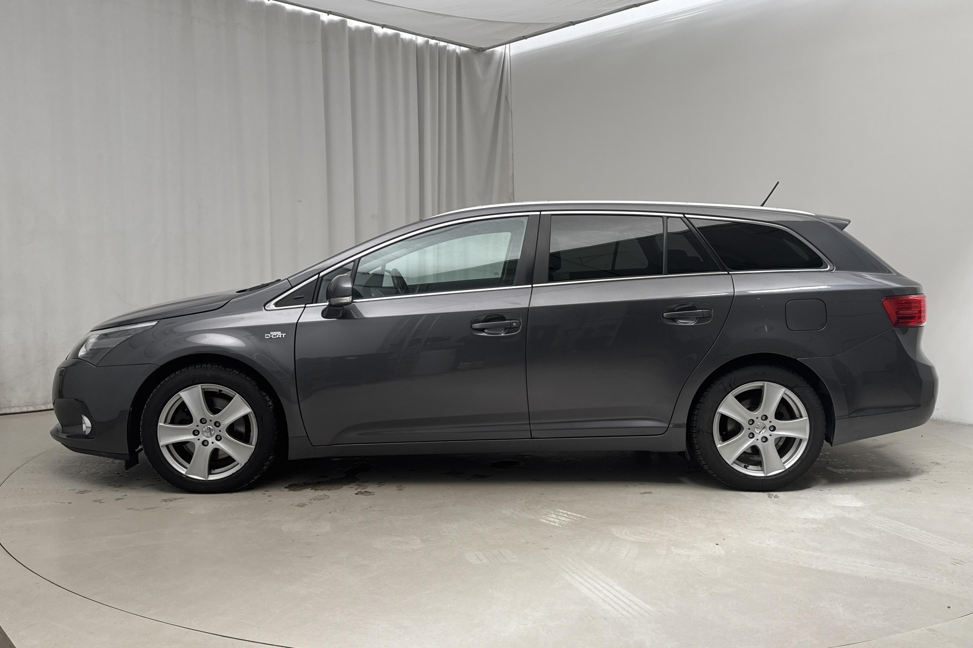 Toyota Avensis 2.2 D-4D Kombi (150hk) - 24 128 mil - Automat - Dark Grey - 2012