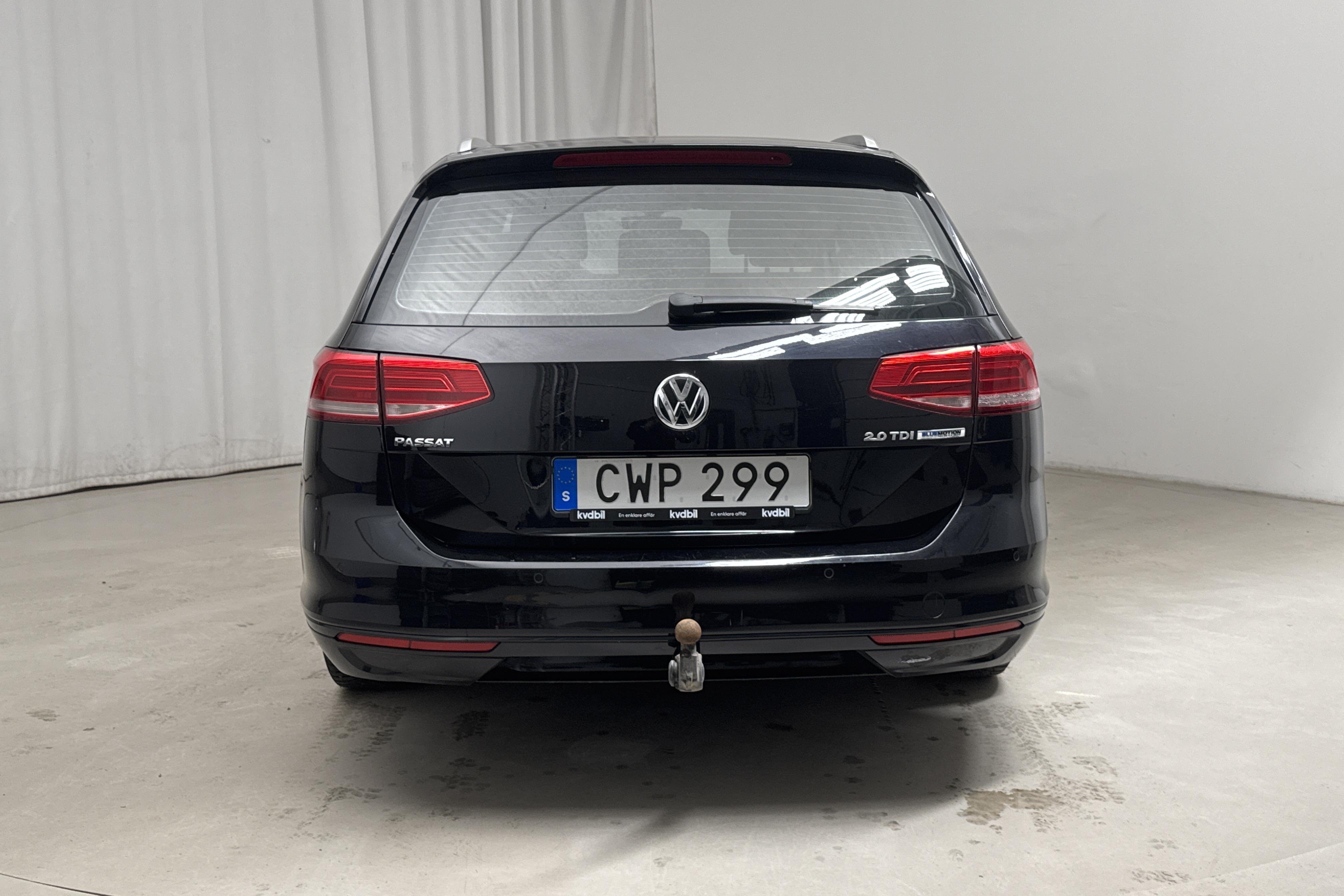 VW Passat 2.0 TDI Sportscombi (150hk) - 18 437 mil - Manuell - svart - 2015